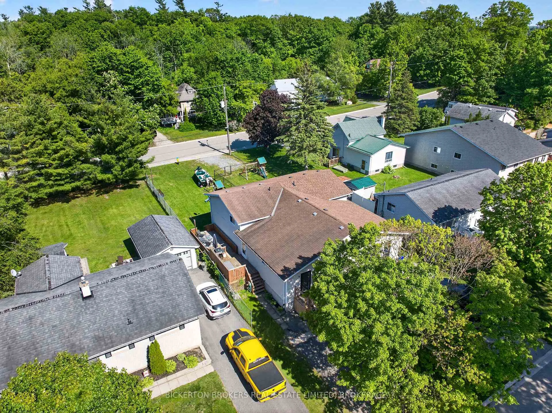 Photo 8 of 41 Maple Street S, Gananoque — HOMEH