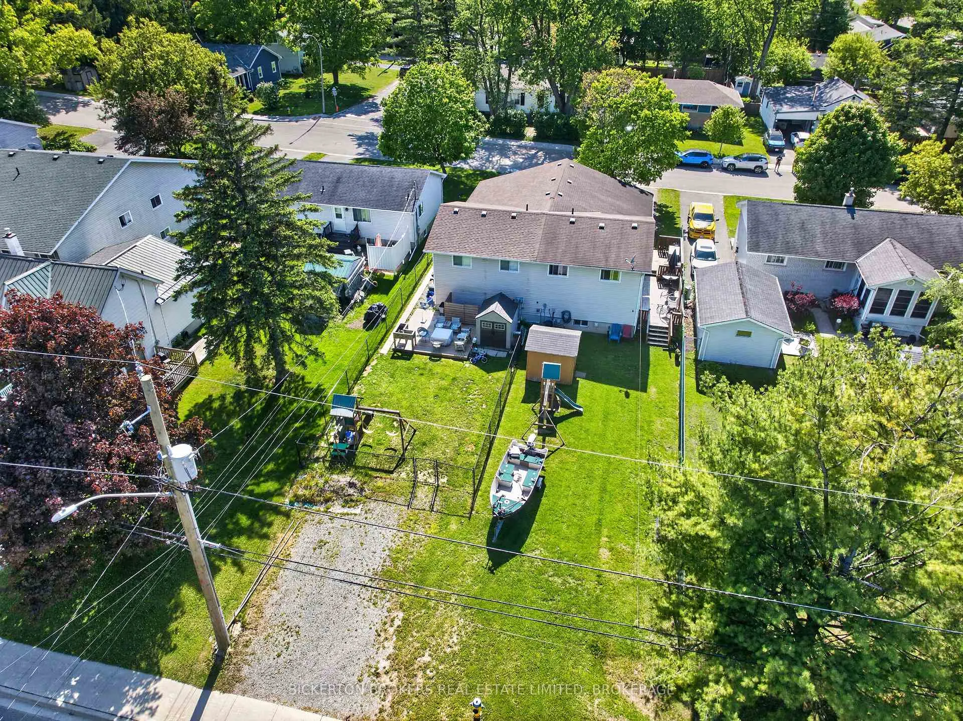 Photo 9 of 41 Maple Street S, Gananoque — HOMEH