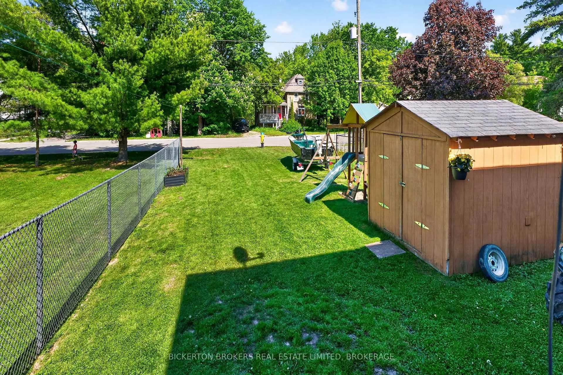 Photo 11 of 41 Maple Street S, Gananoque — HOMEH