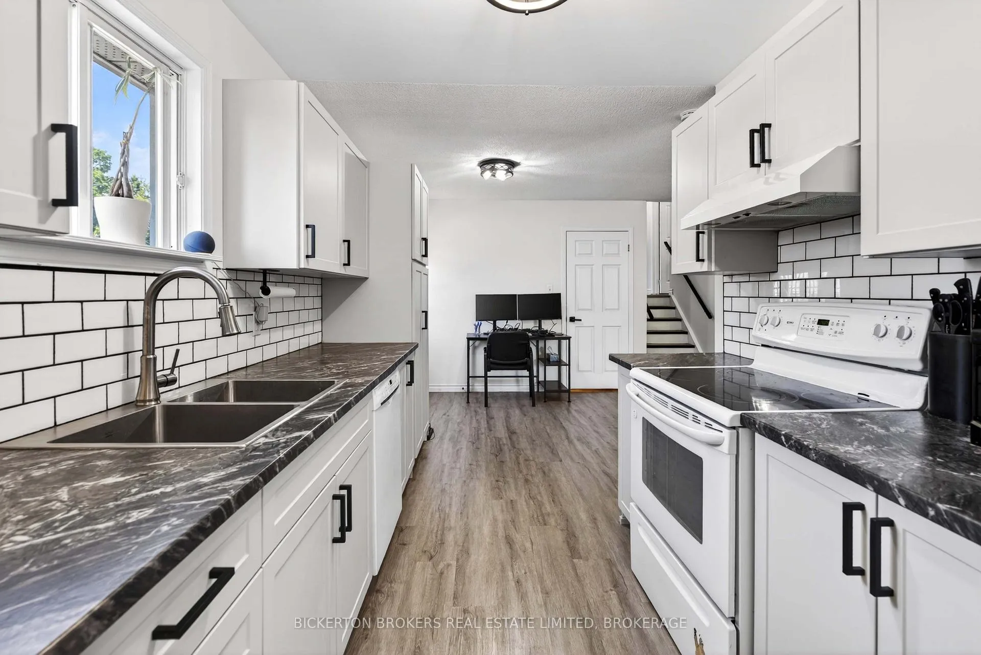 Photo 18 of 41 Maple Street S, Gananoque — HOMEH