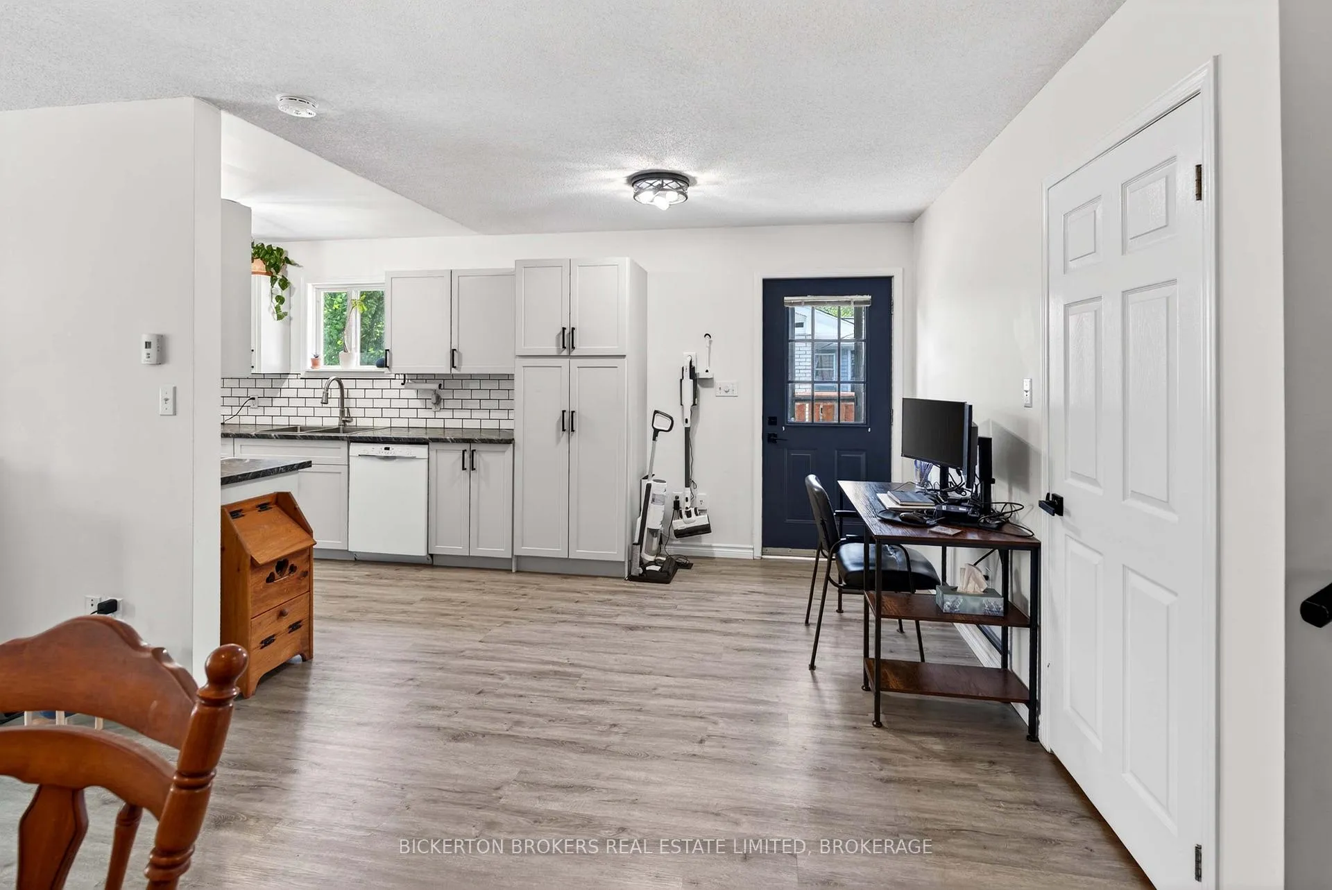 Photo 20 of 41 Maple Street S, Gananoque — HOMEH