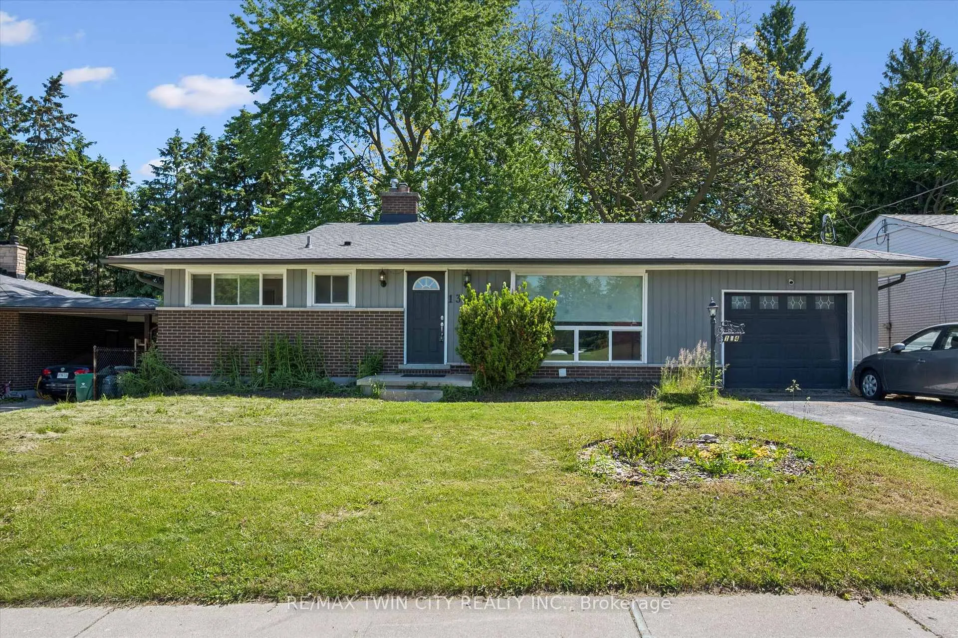 Photo 1 of 134 Westmount Road E, Kitchener — HOMEH