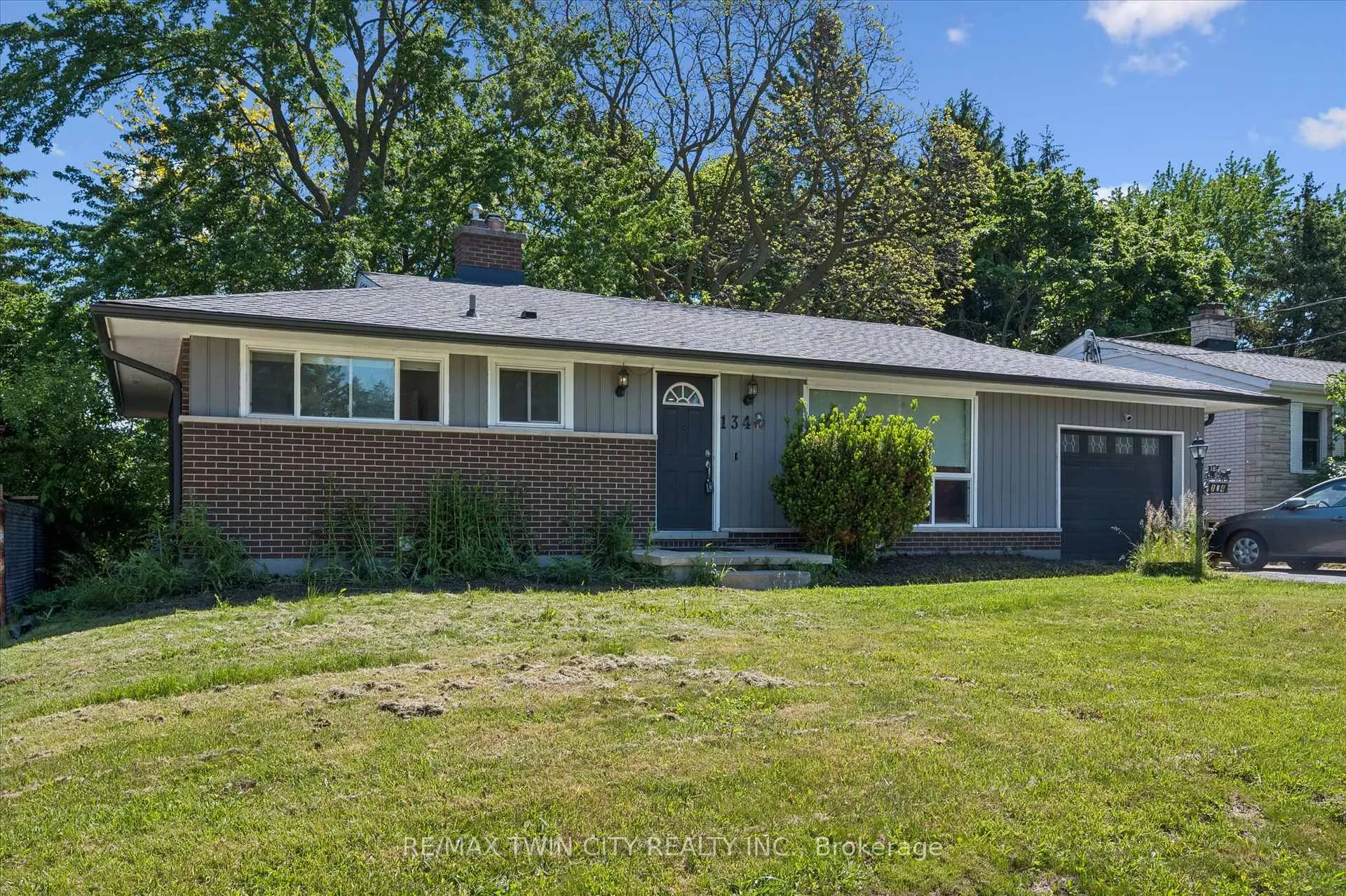 Photo 2 of 134 Westmount Road E, Kitchener — HOMEH