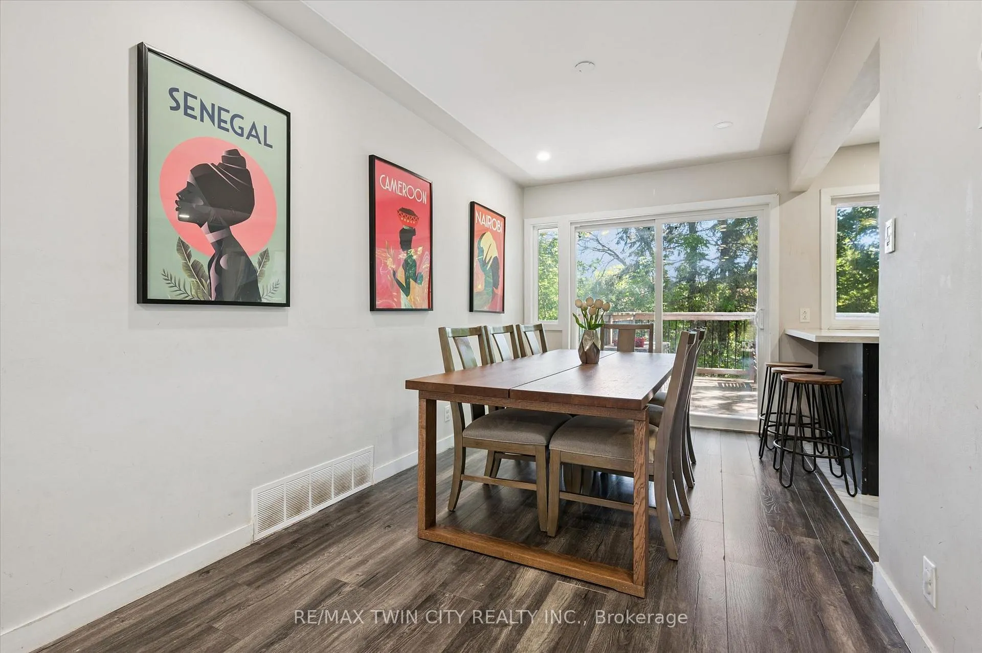 Photo 7 of 134 Westmount Road E, Kitchener — HOMEH