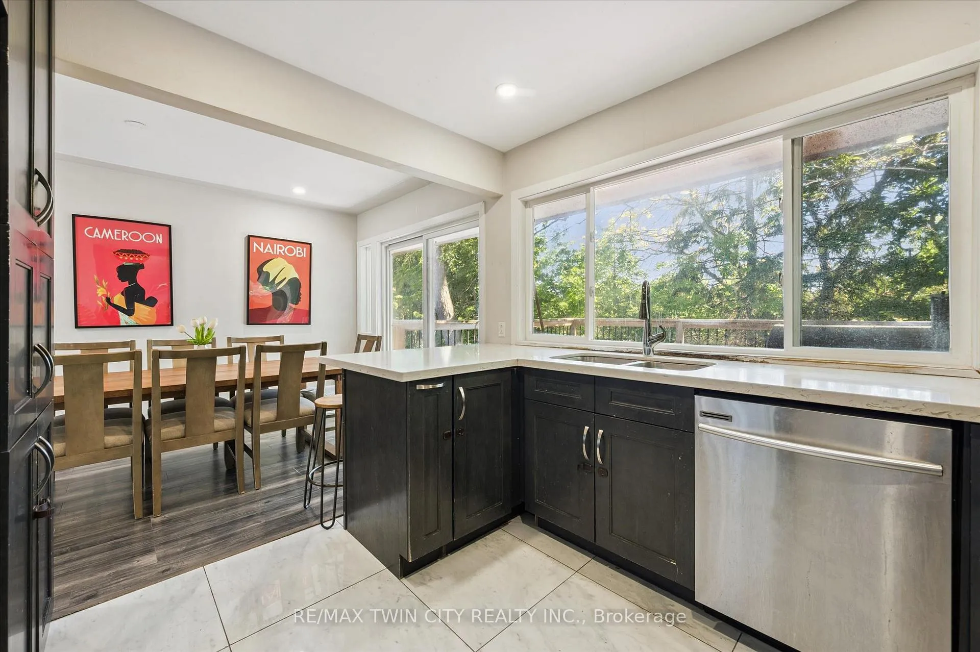 Photo 9 of 134 Westmount Road E, Kitchener — HOMEH