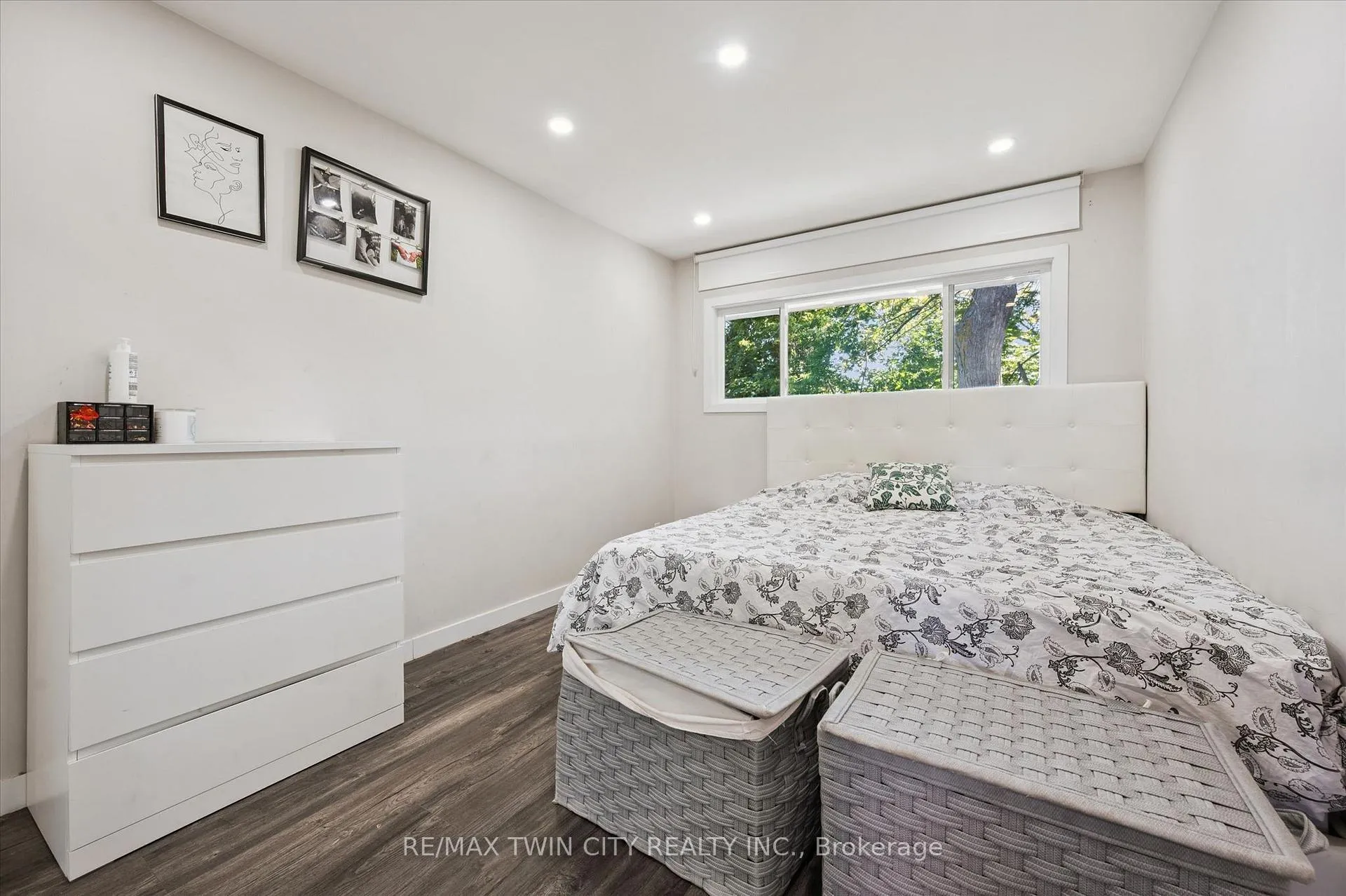 Photo 13 of 134 Westmount Road E, Kitchener — HOMEH