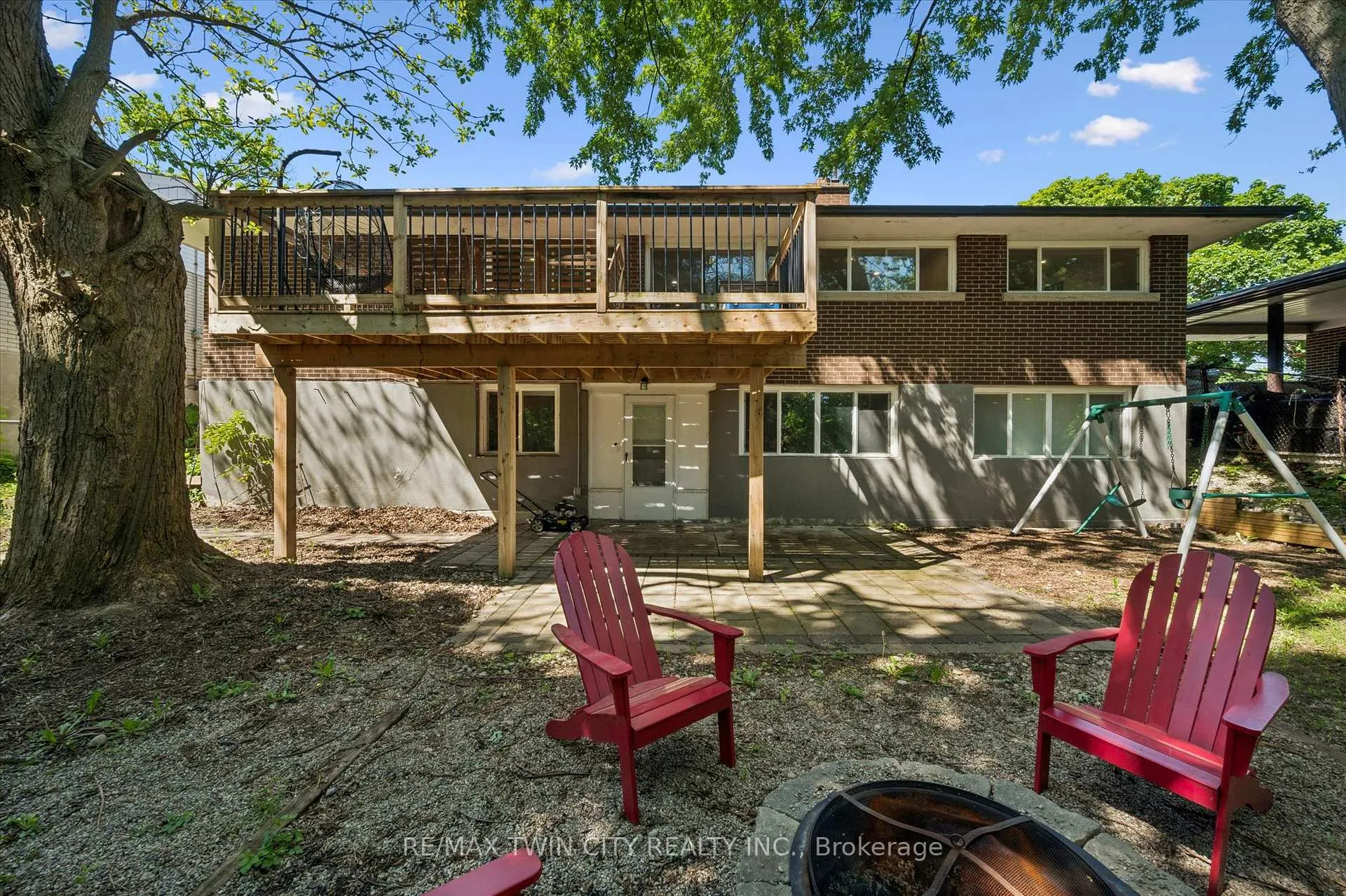 Photo 33 of 134 Westmount Road E, Kitchener — HOMEH