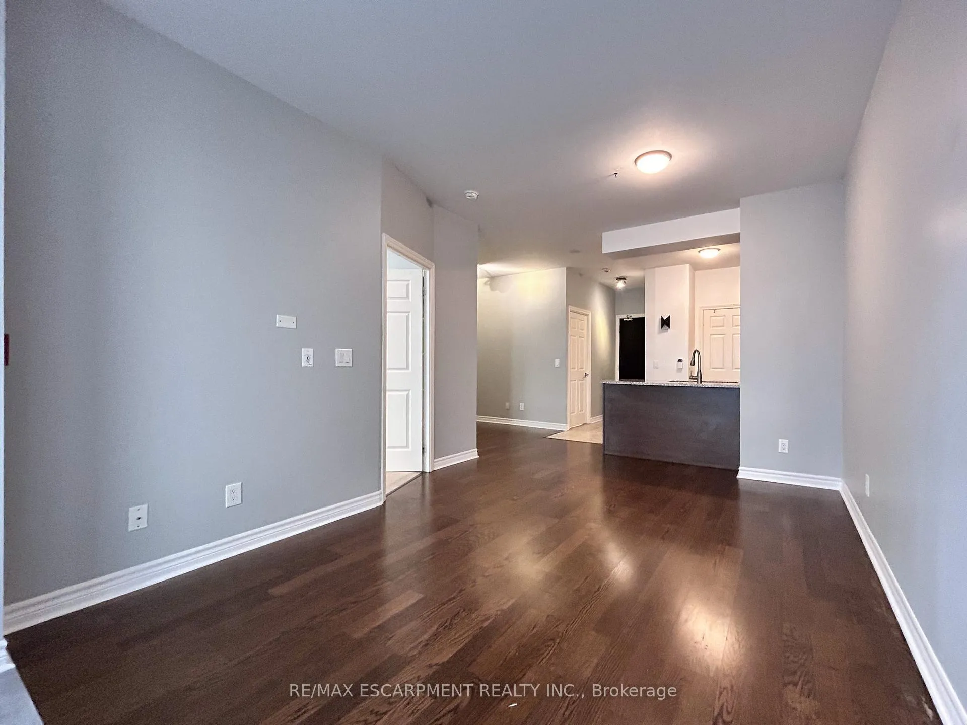 Photo 3 of Unit 110, 2391 Central Park Drive, Oakville, River Oaks — HOMEH