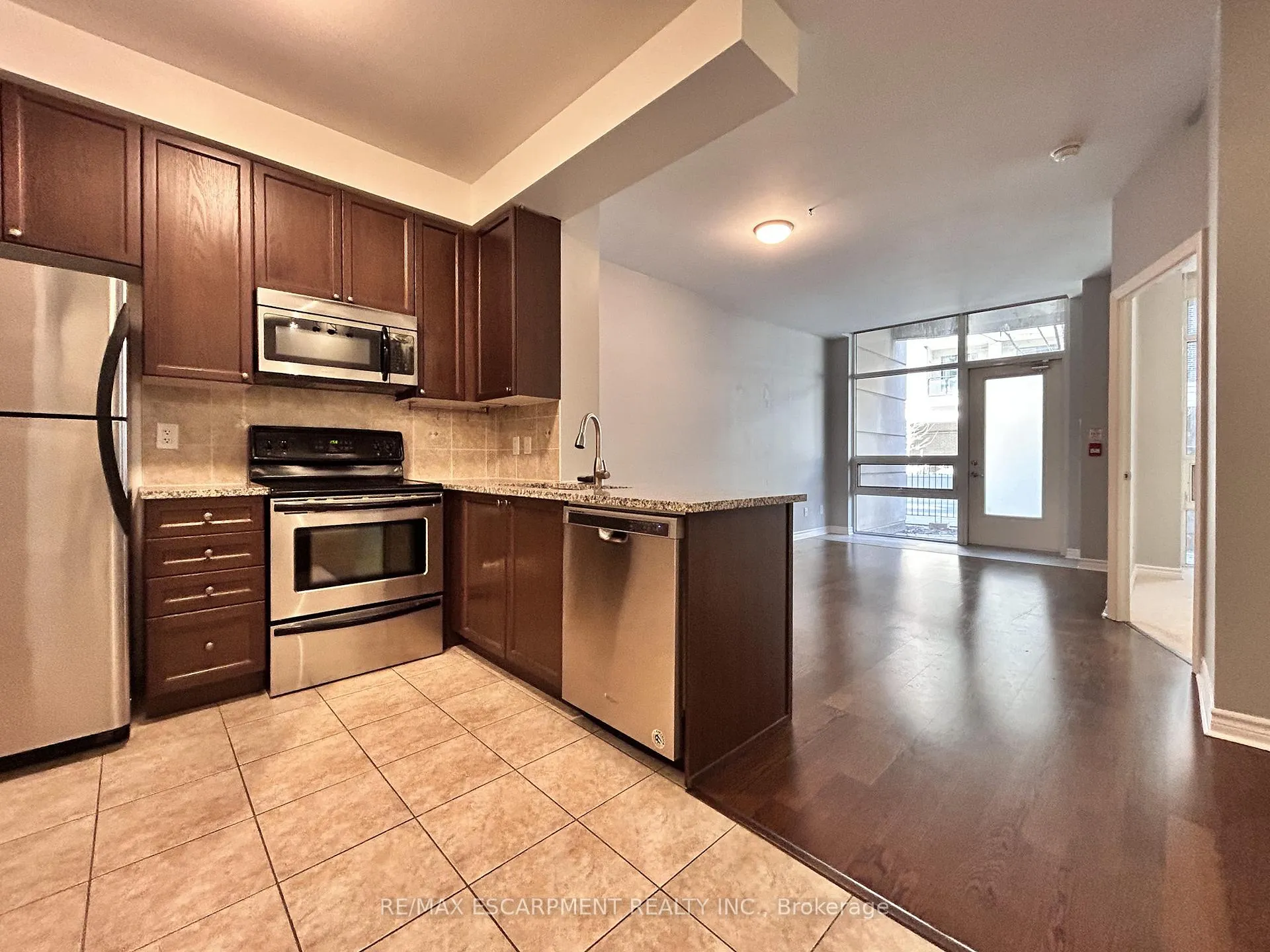 Photo 7 of Unit 110, 2391 Central Park Drive, Oakville, River Oaks — HOMEH