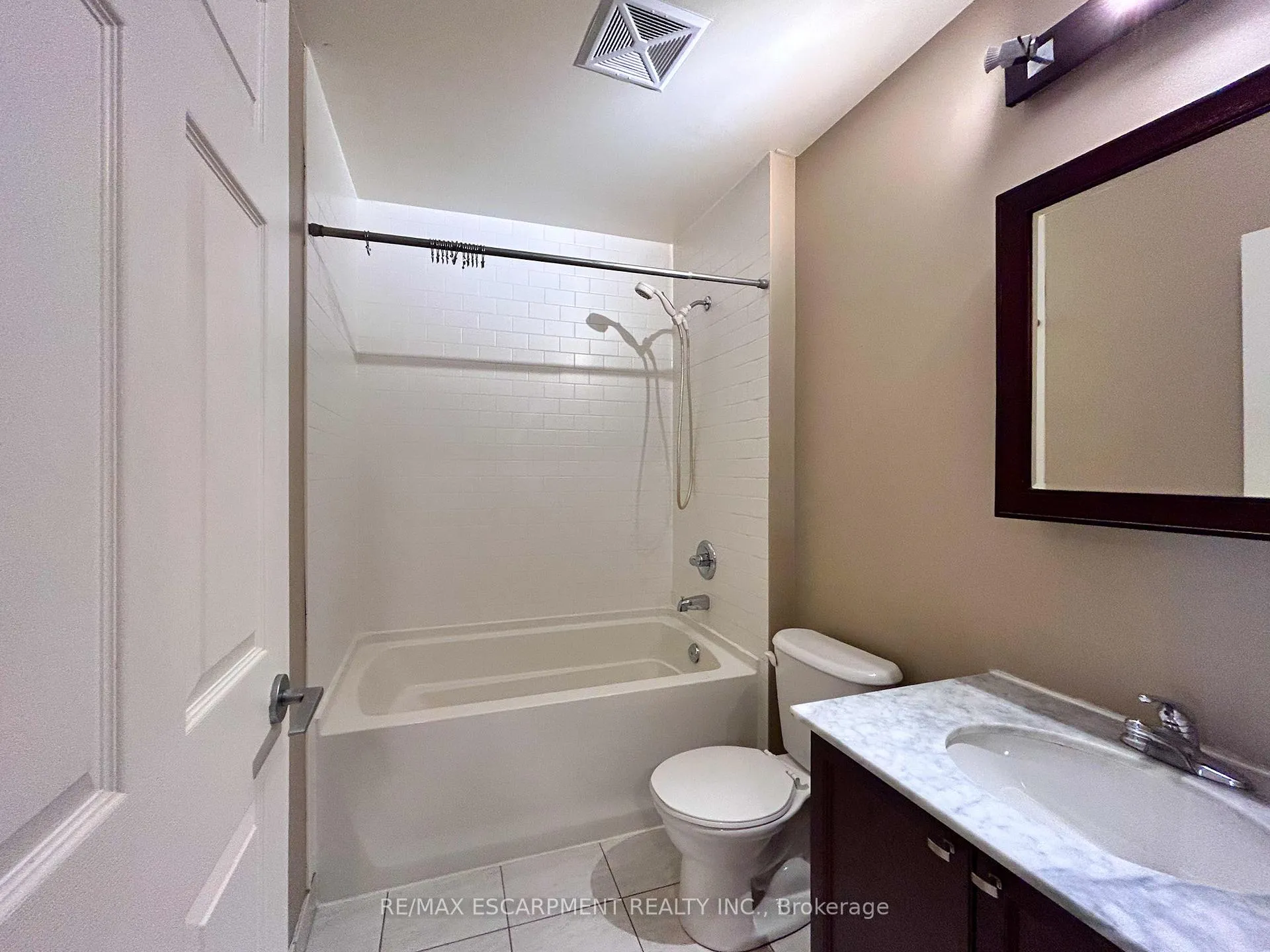 Photo 12 of Unit 110, 2391 Central Park Drive, Oakville, River Oaks — HOMEH