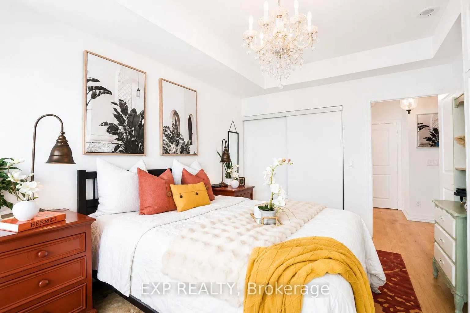 Front of Unit 404, 500 St Clair Avenue W