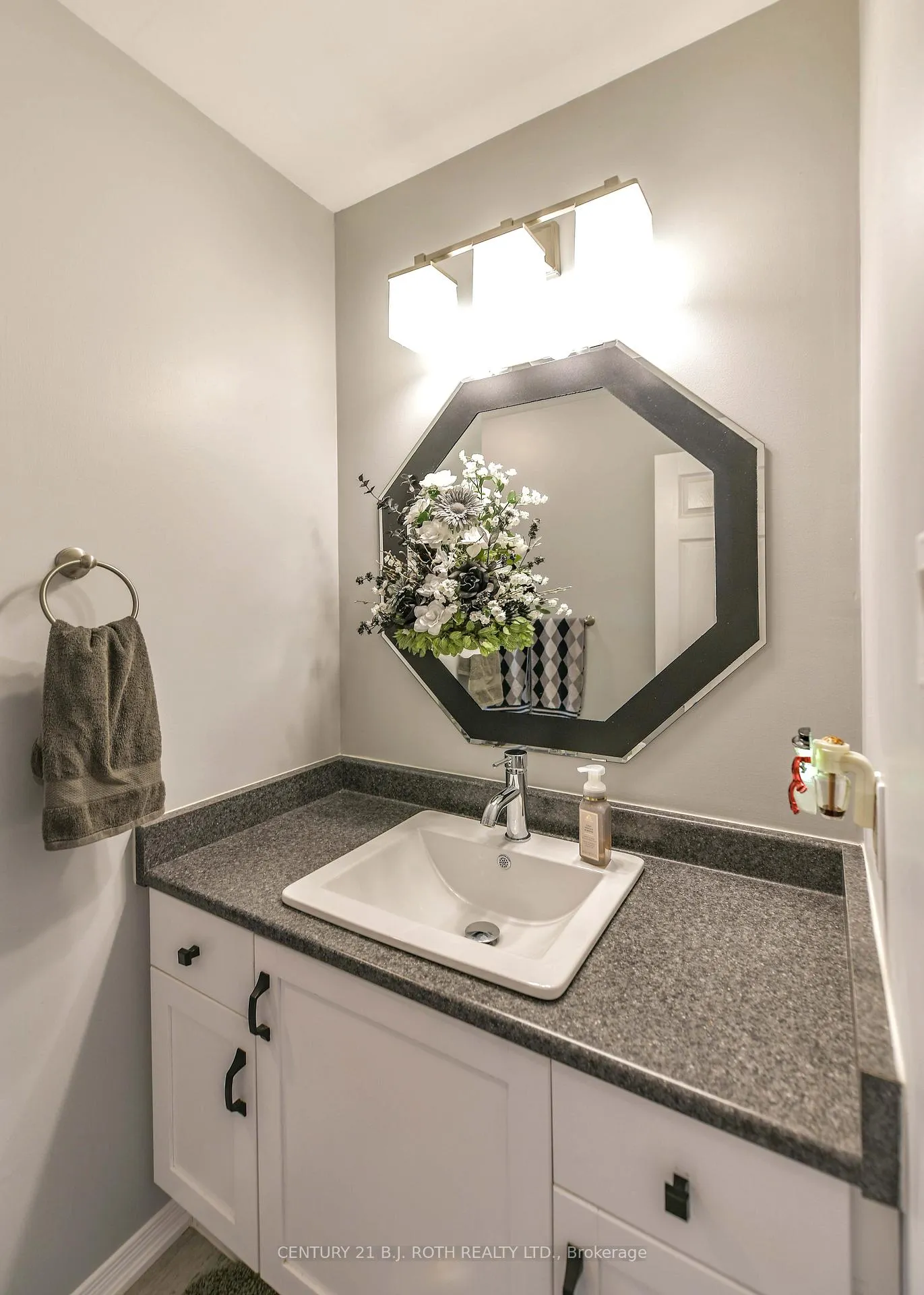 Photo 7 of 25 Rachael Road, Orillia — HOMEH