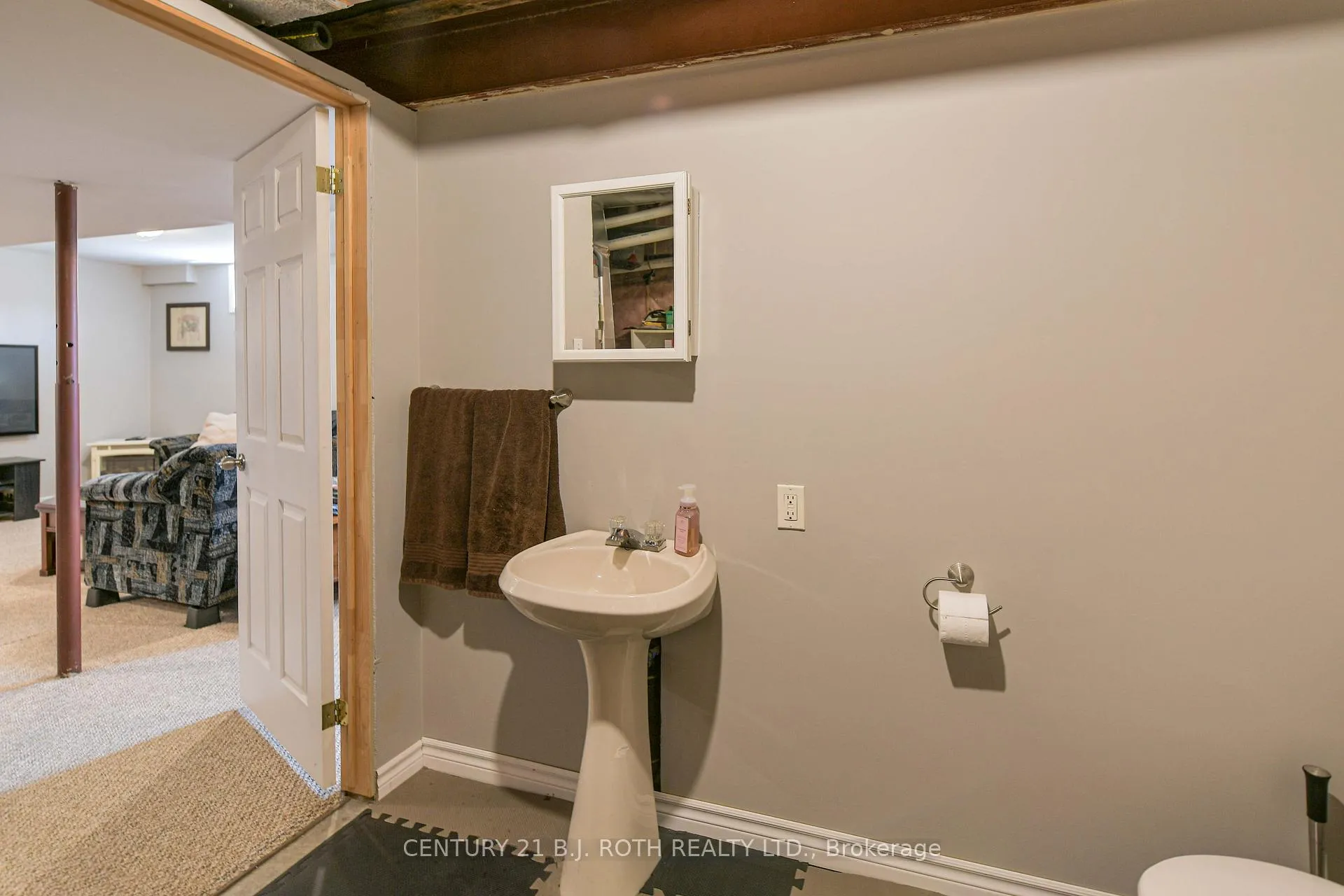Photo 15 of 25 Rachael Road, Orillia — HOMEH