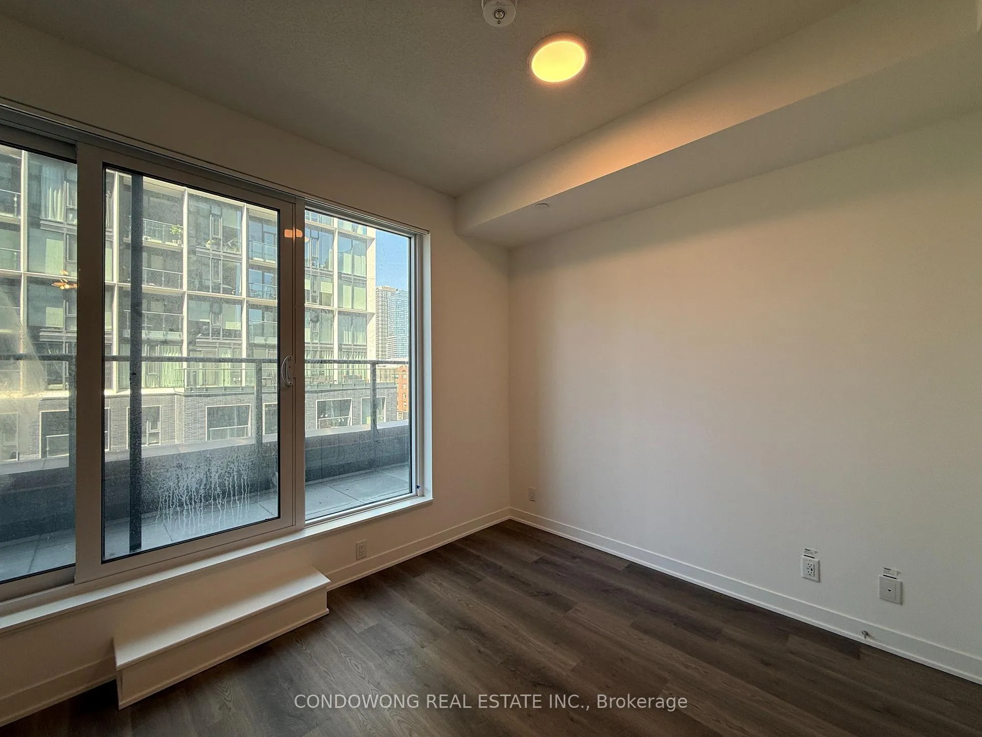 Photo 2 of Unit 1110, 180 Front Street E, Toronto, Moss Park — HOMEH
