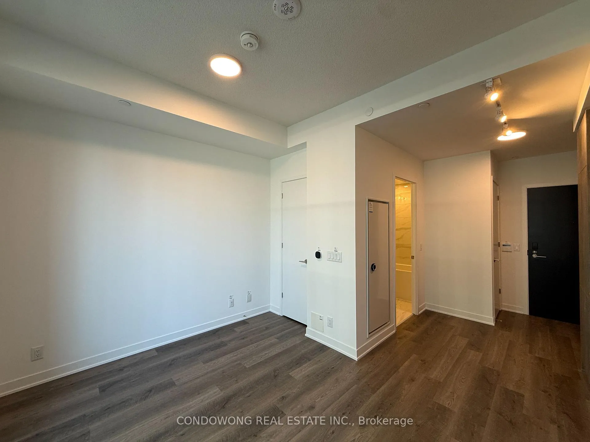 Photo 4 of Unit 1110, 180 Front Street E, Toronto, Moss Park — HOMEH