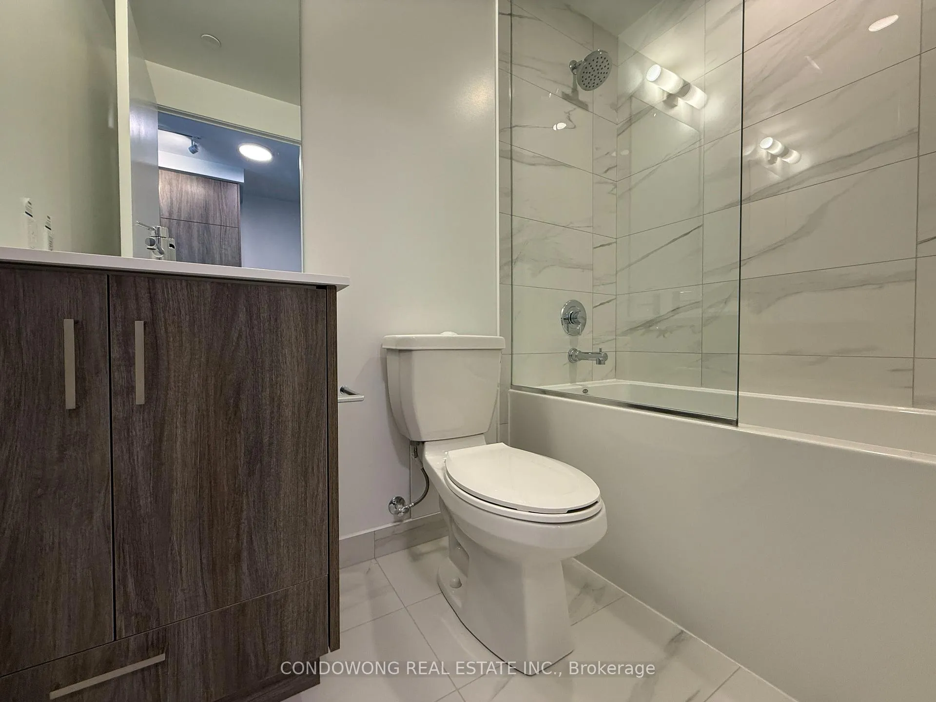 Photo 5 of Unit 1110, 180 Front Street E, Toronto, Moss Park — HOMEH