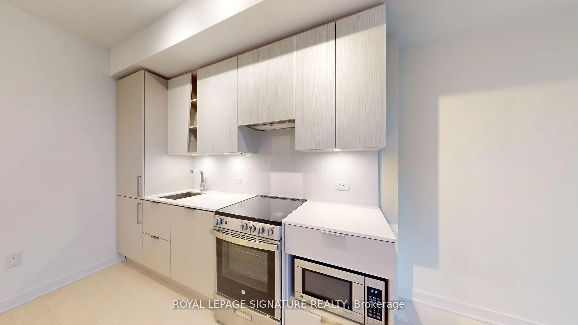 Photo 5 of Unit 2505, 3900 Confederation Parkway, Mississauga, City Centre — HOMEH