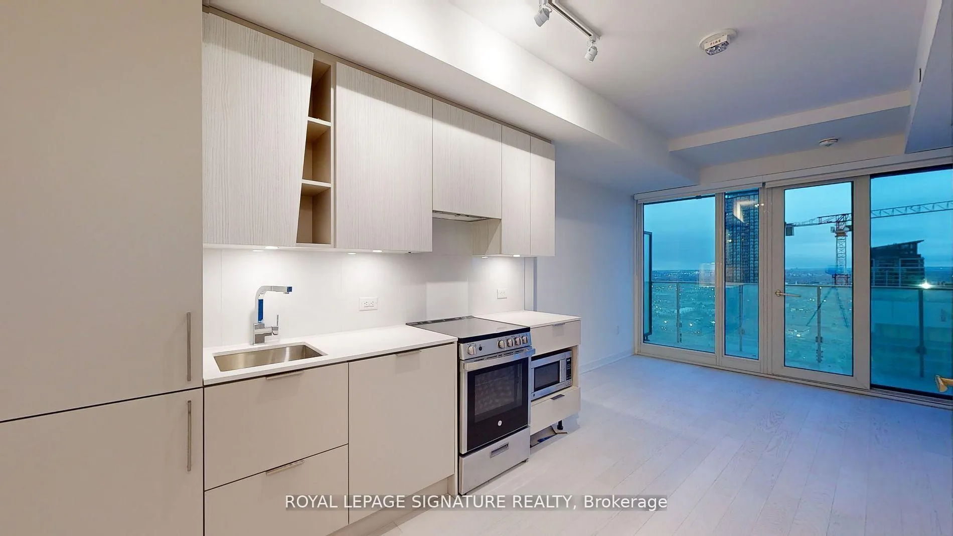 Photo 6 of Unit 2505, 3900 Confederation Parkway, Mississauga, City Centre — HOMEH
