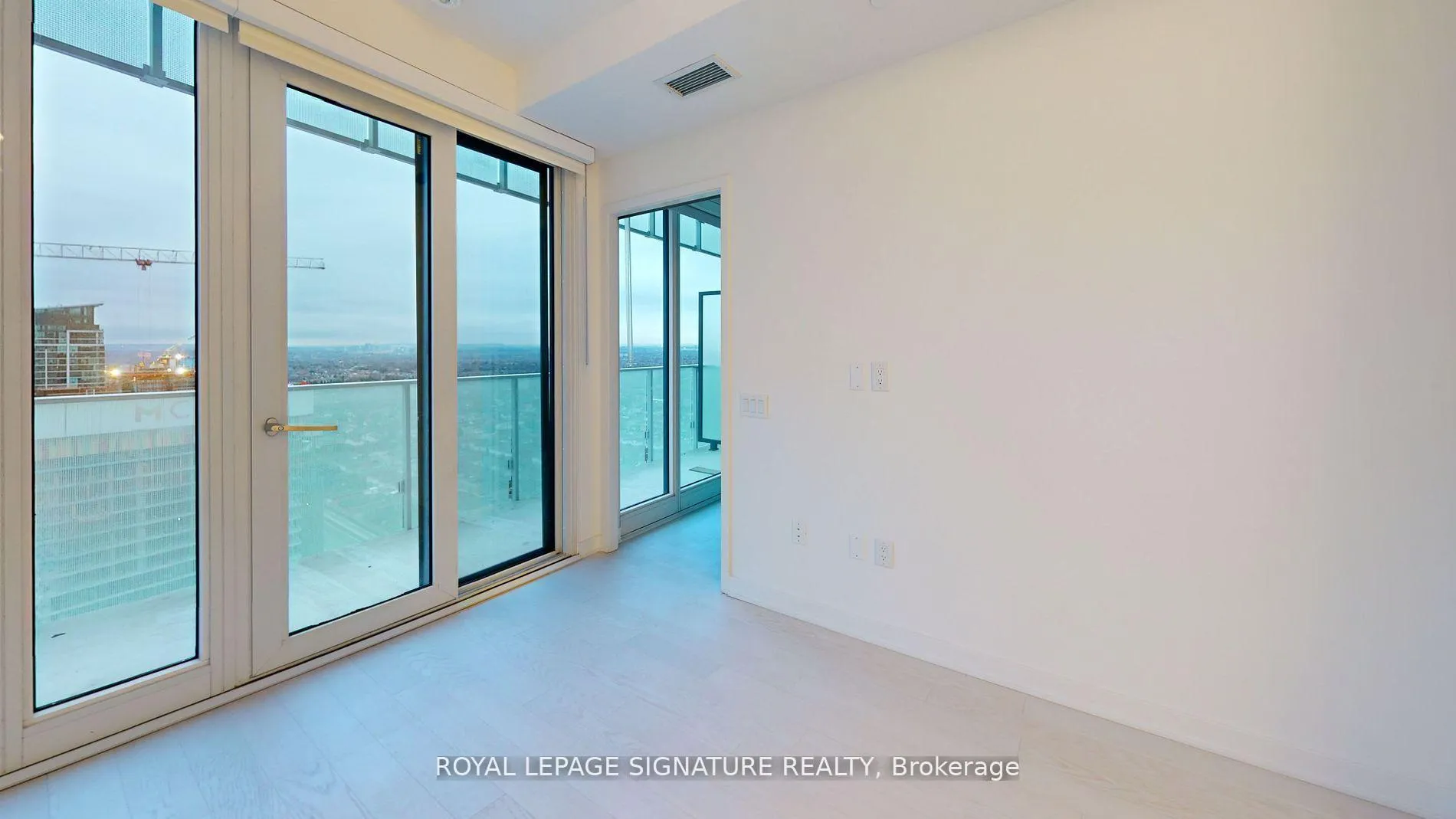 Photo 7 of Unit 2505, 3900 Confederation Parkway, Mississauga, City Centre — HOMEH