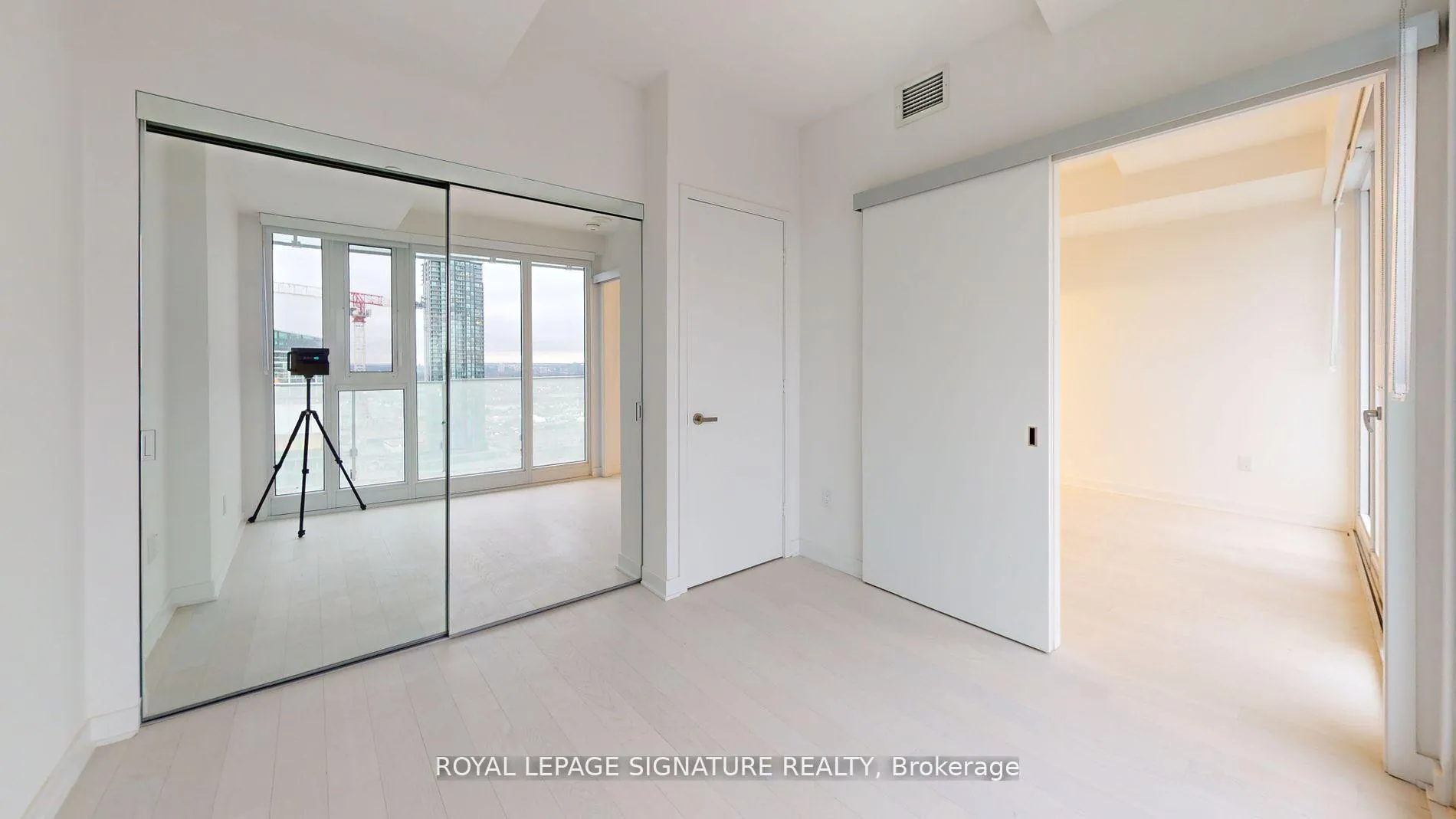Photo 9 of Unit 2505, 3900 Confederation Parkway, Mississauga, City Centre — HOMEH