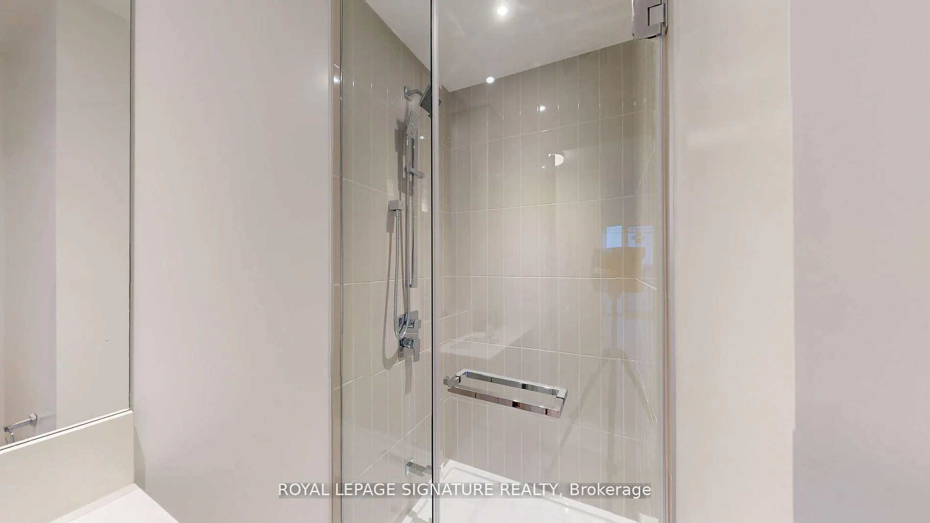 Photo 13 of Unit 2505, 3900 Confederation Parkway, Mississauga, City Centre — HOMEH