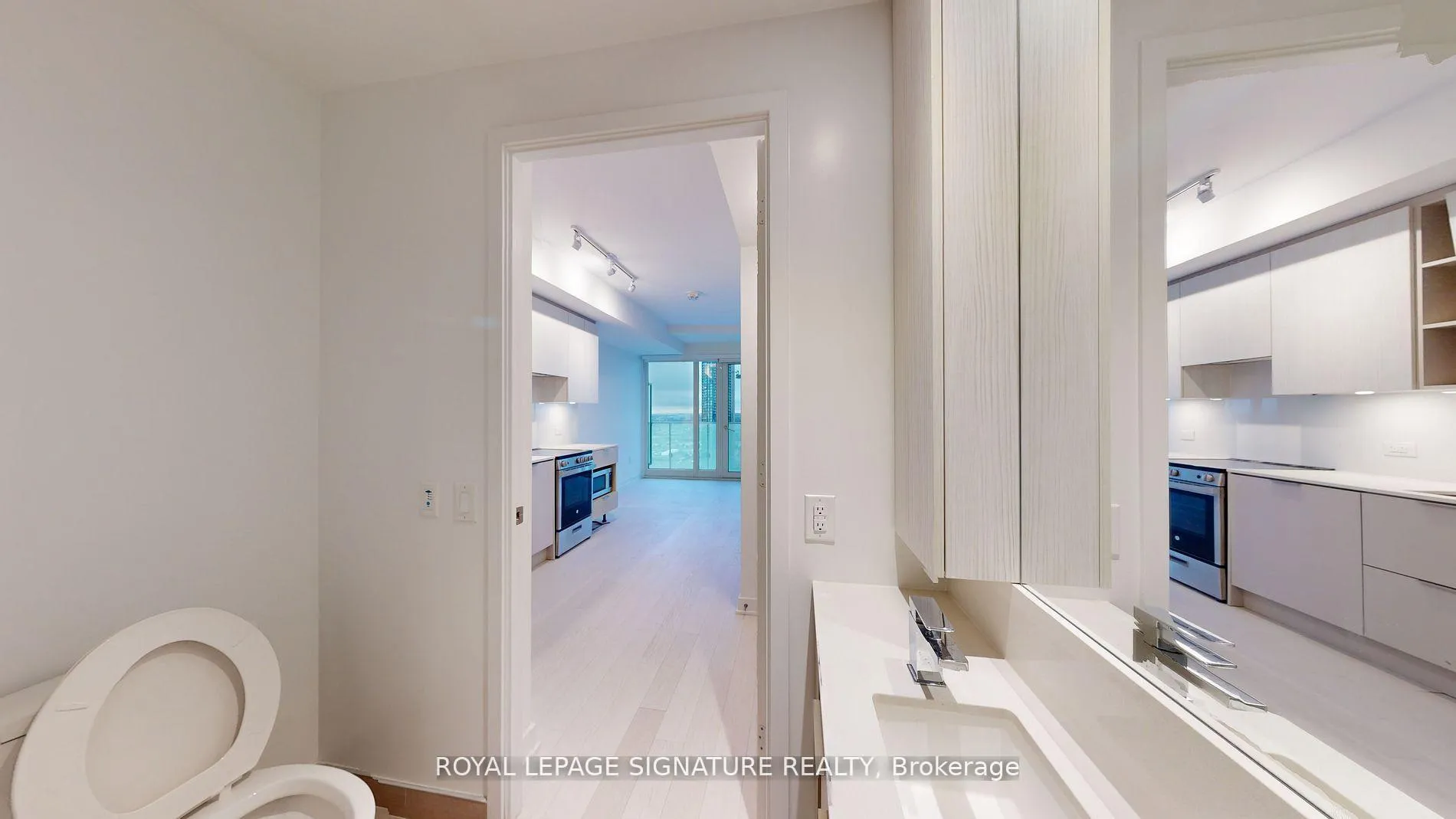 Photo 14 of Unit 2505, 3900 Confederation Parkway, Mississauga, City Centre — HOMEH