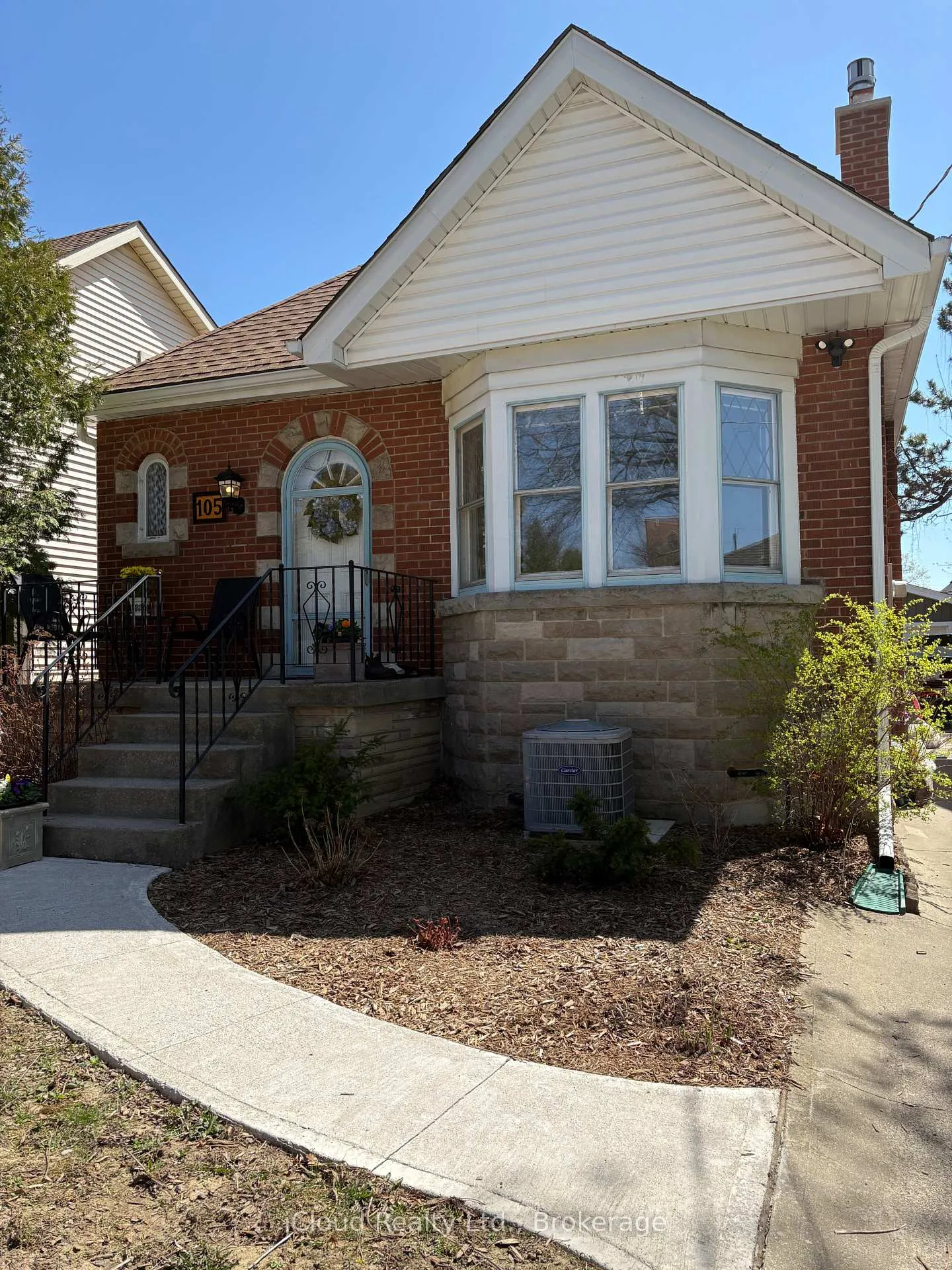 Photo 1 of 105 East 4th Street, Hamilton, Centremount — HOMEH