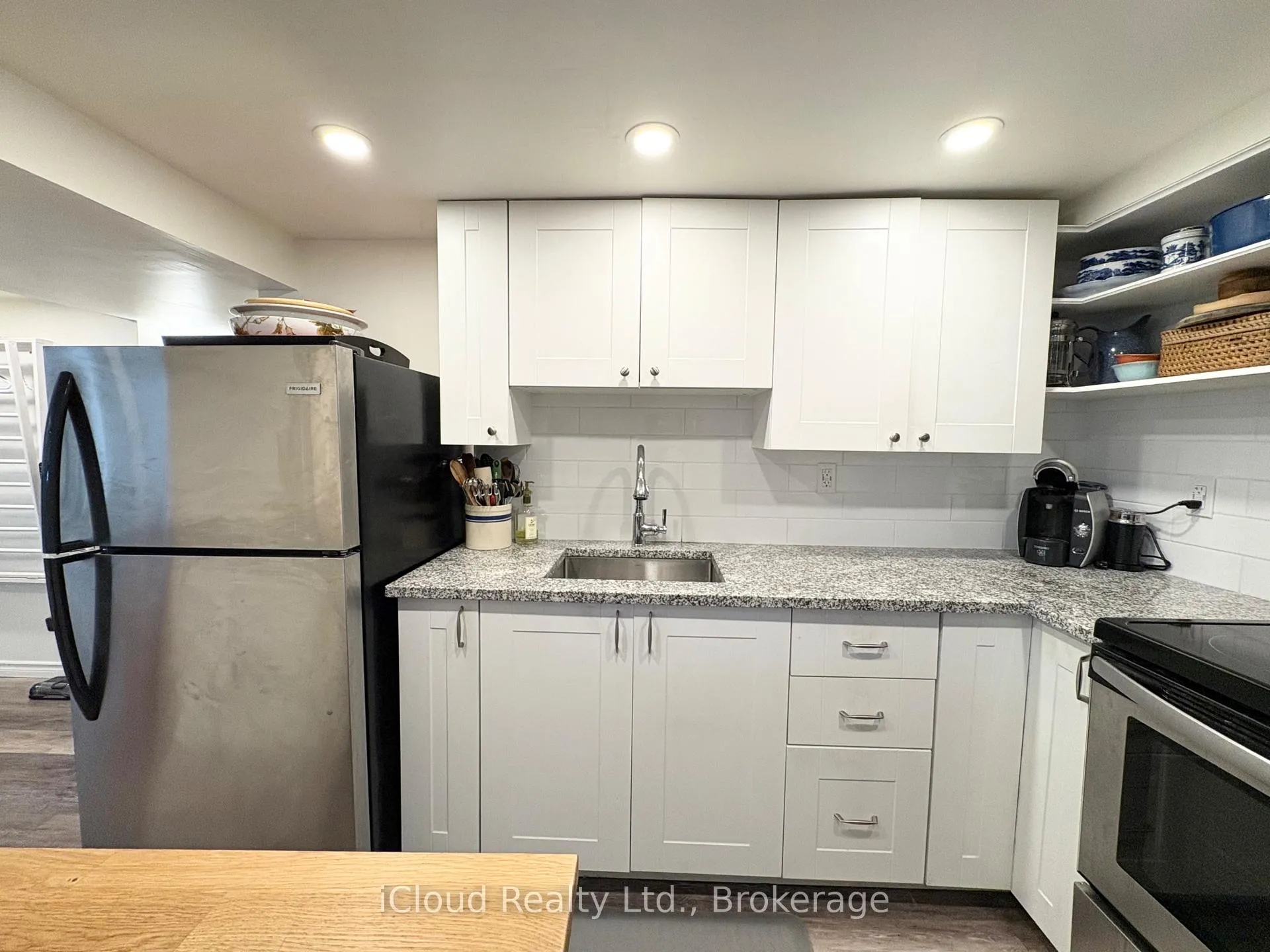Photo 7 of 105 East 4th Street, Hamilton, Centremount — HOMEH