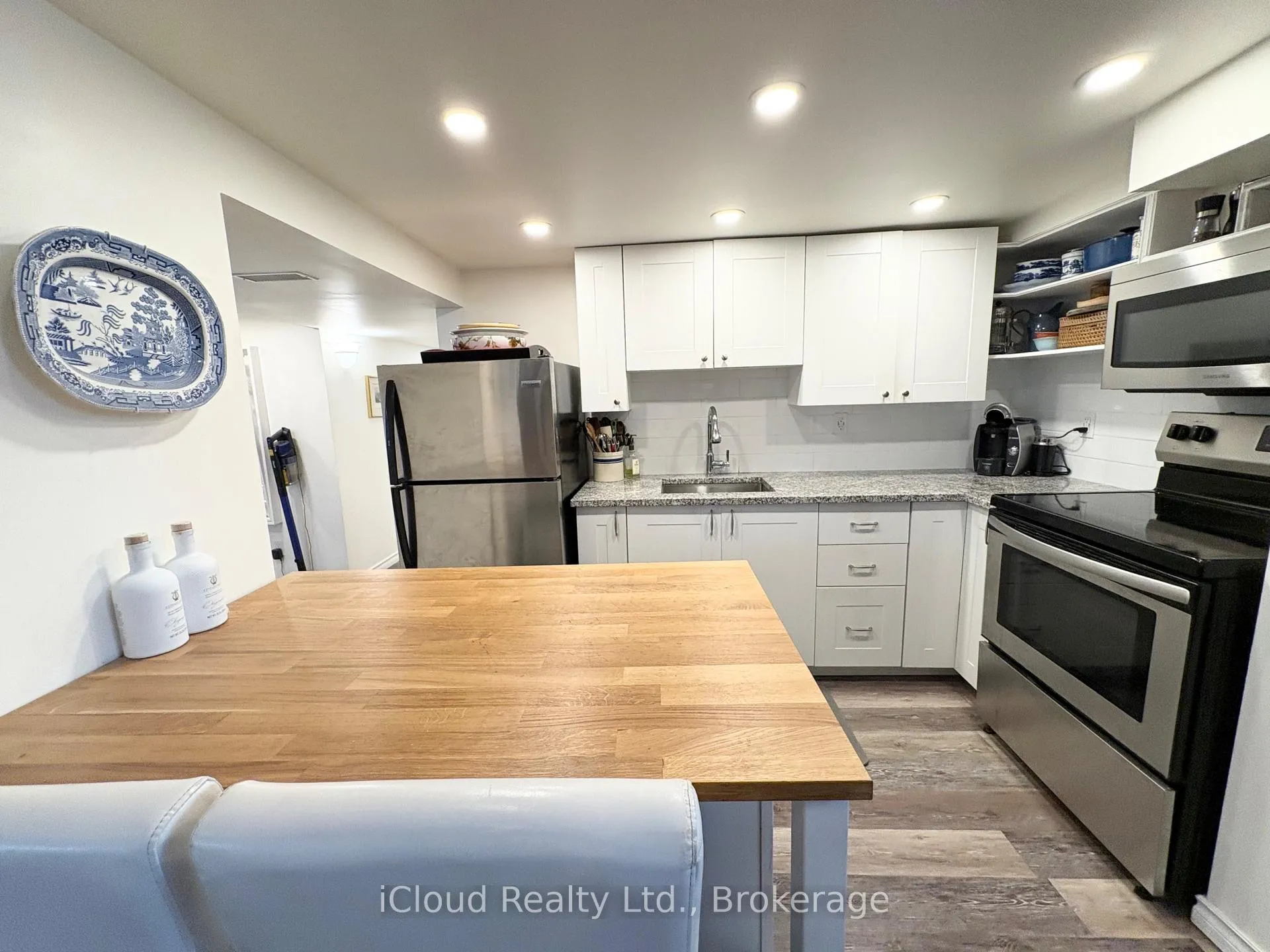 Photo 8 of 105 East 4th Street, Hamilton, Centremount — HOMEH