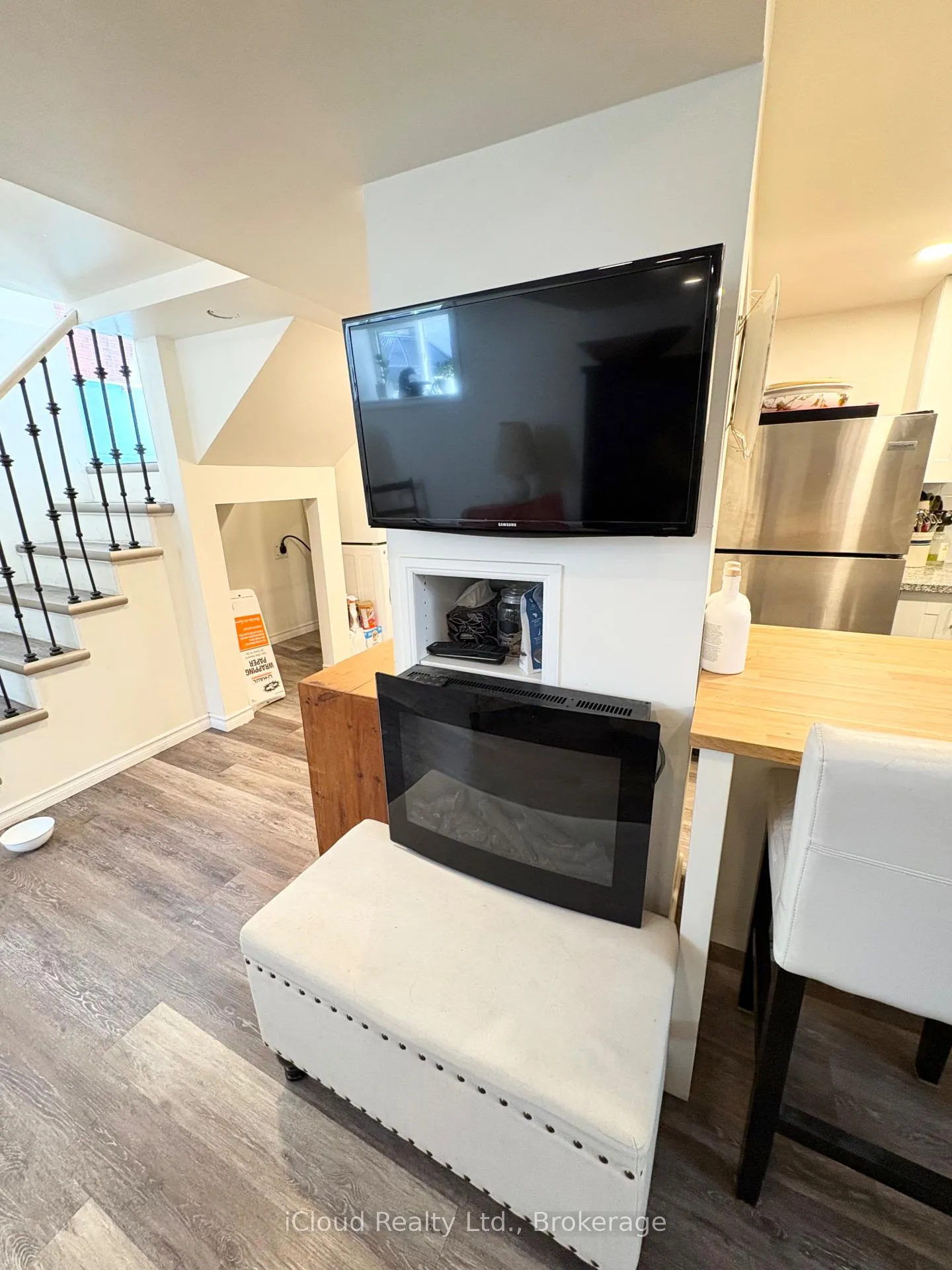 Photo 10 of 105 East 4th Street, Hamilton, Centremount — HOMEH