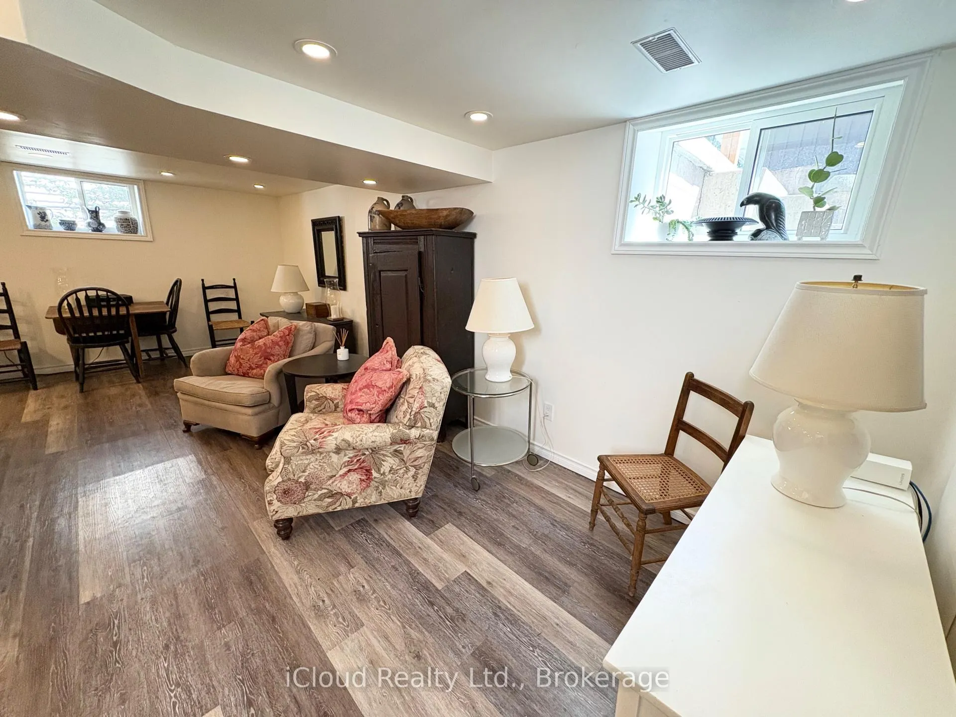 Photo 16 of 105 East 4th Street, Hamilton, Centremount — HOMEH
