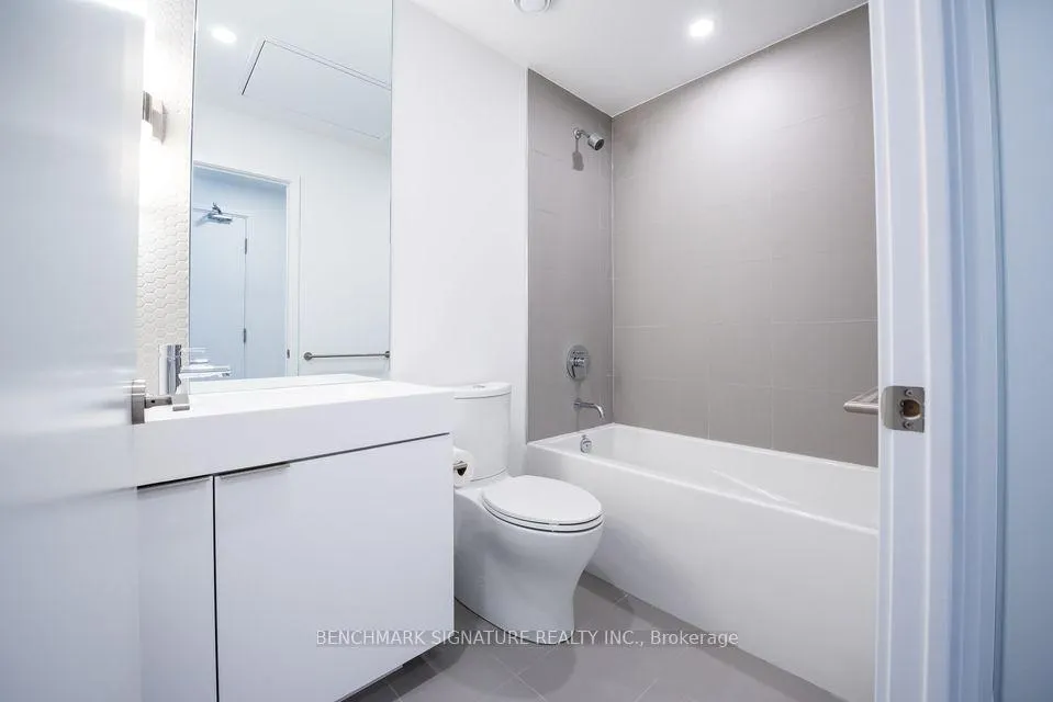 Photo 4 of Unit 1109, 33 Helendale Avenue, Toronto, Yonge-Eglinton — HOMEH