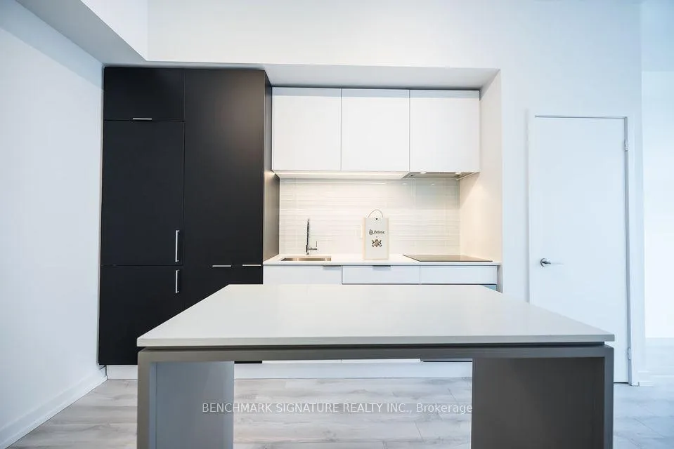 Photo 5 of Unit 1109, 33 Helendale Avenue, Toronto, Yonge-Eglinton — HOMEH