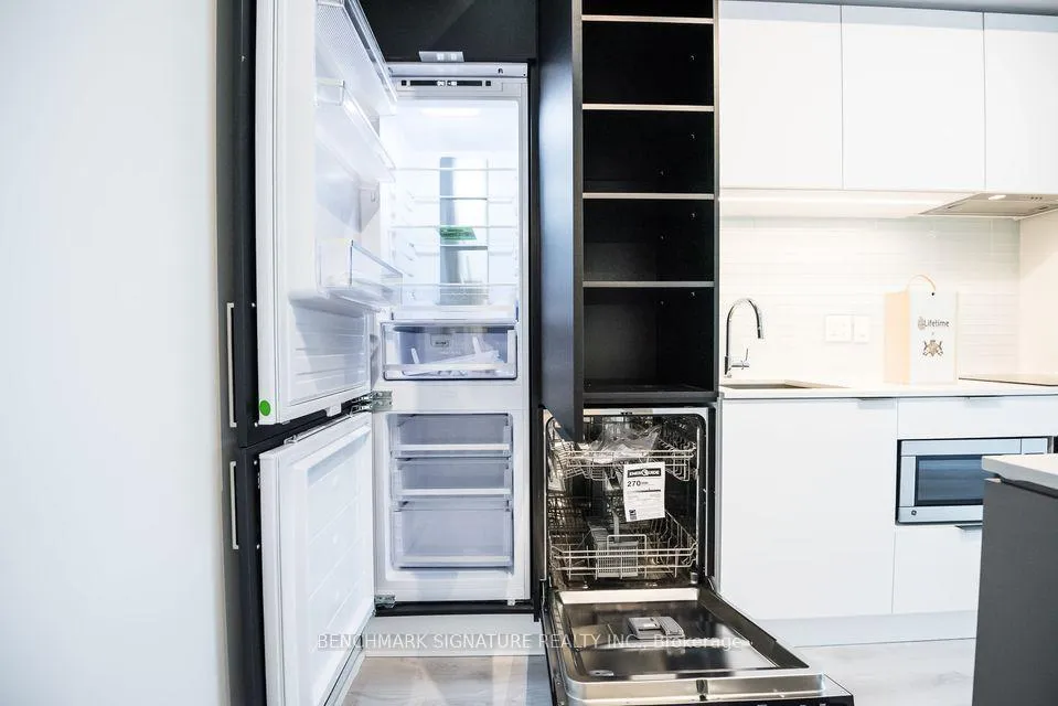 Photo 11 of Unit 1109, 33 Helendale Avenue, Toronto, Yonge-Eglinton — HOMEH