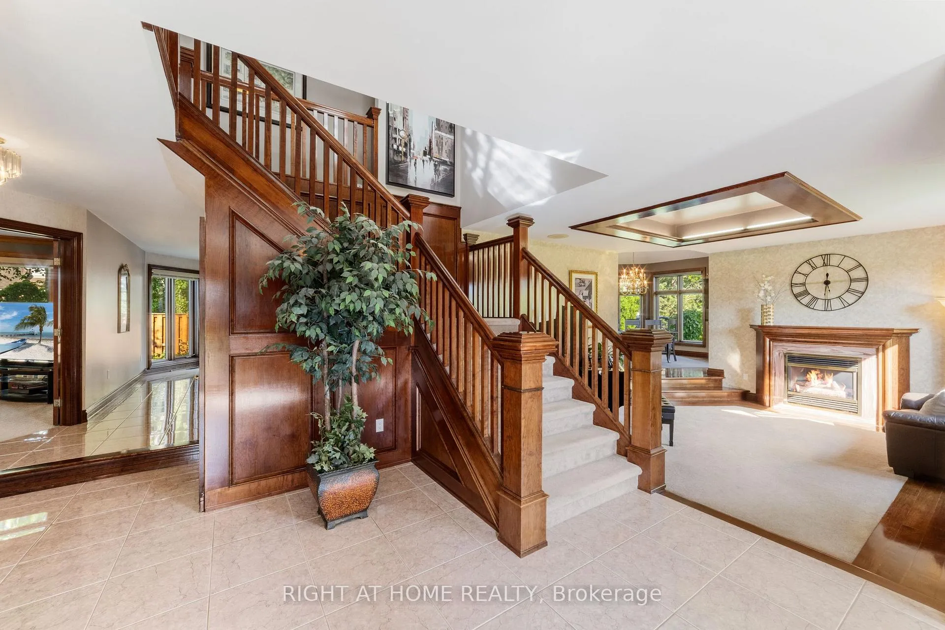 Photo 5 of 7775 St Augustine Crescent, Niagara Falls, Mt. Carmel — HOMEH