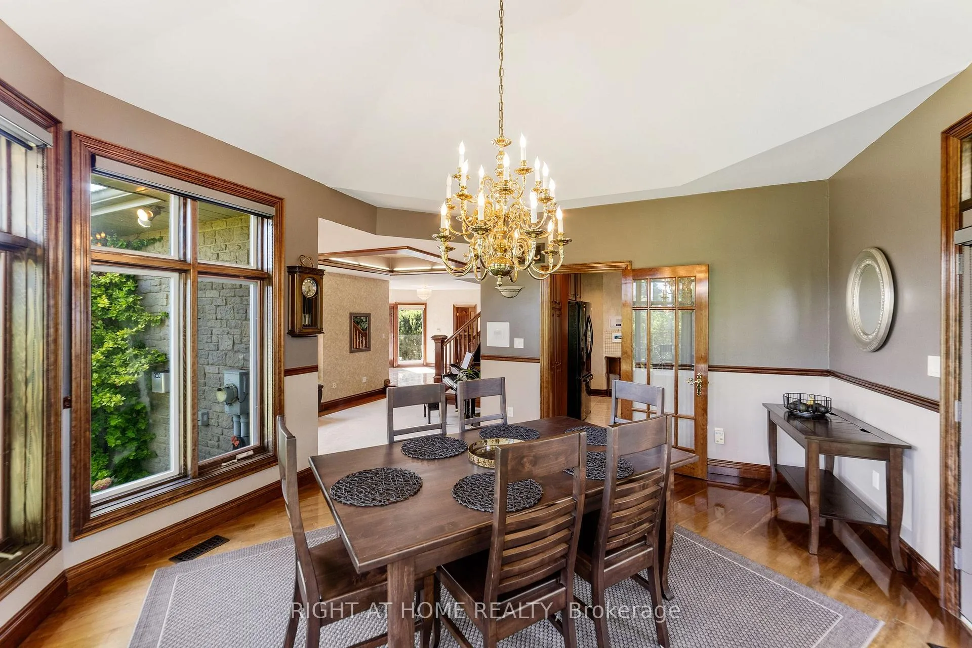 Photo 11 of 7775 St Augustine Crescent, Niagara Falls, Mt. Carmel — HOMEH