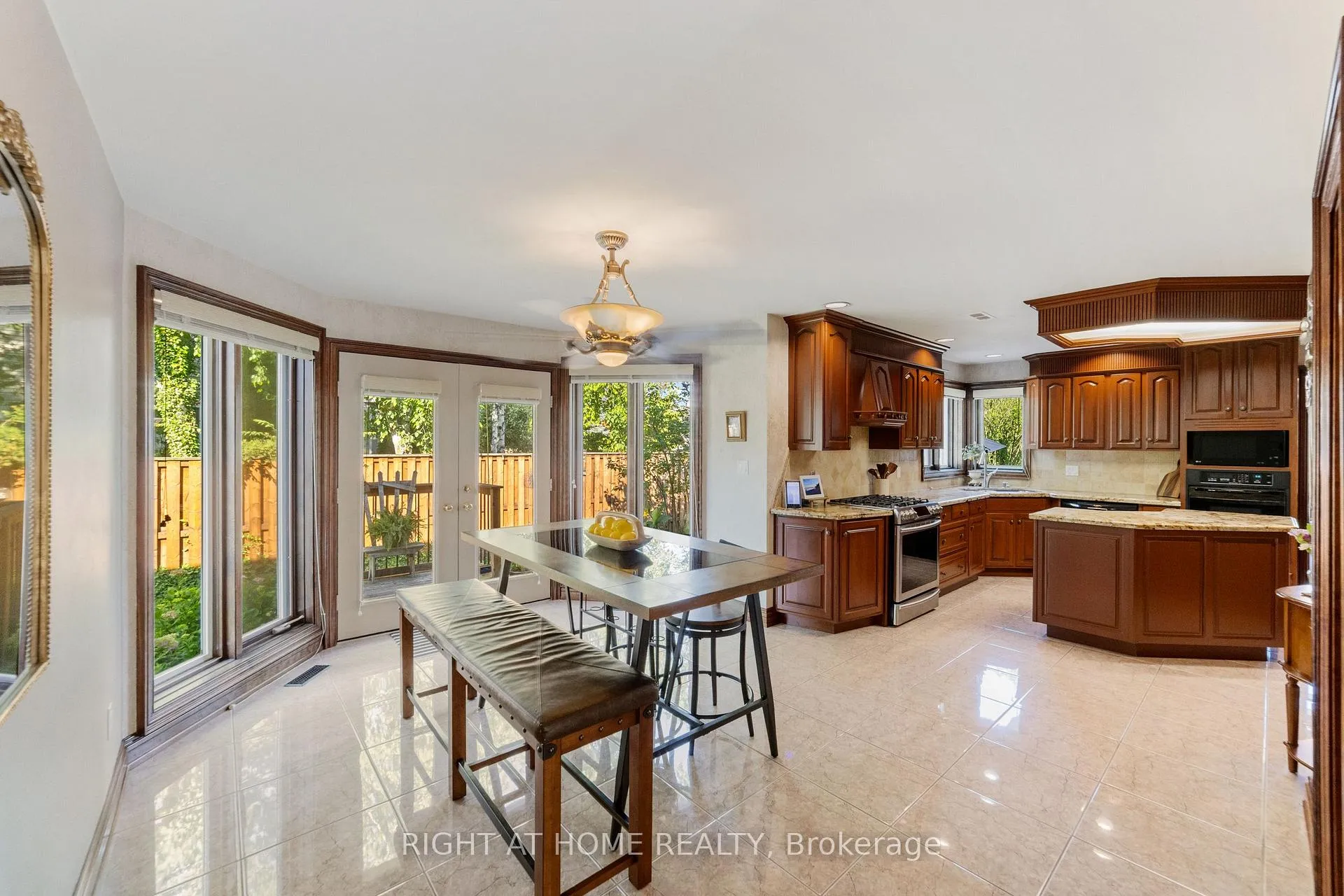 Photo 12 of 7775 St Augustine Crescent, Niagara Falls, Mt. Carmel — HOMEH