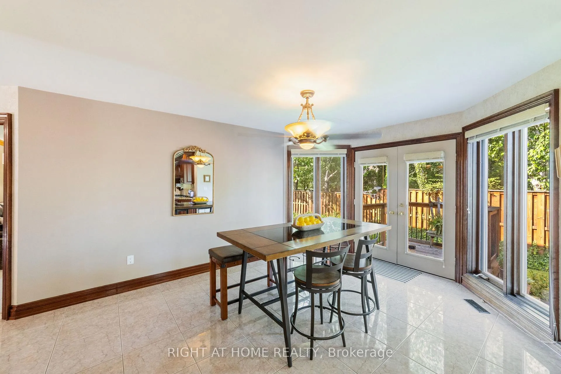 Photo 14 of 7775 St Augustine Crescent, Niagara Falls, Mt. Carmel — HOMEH