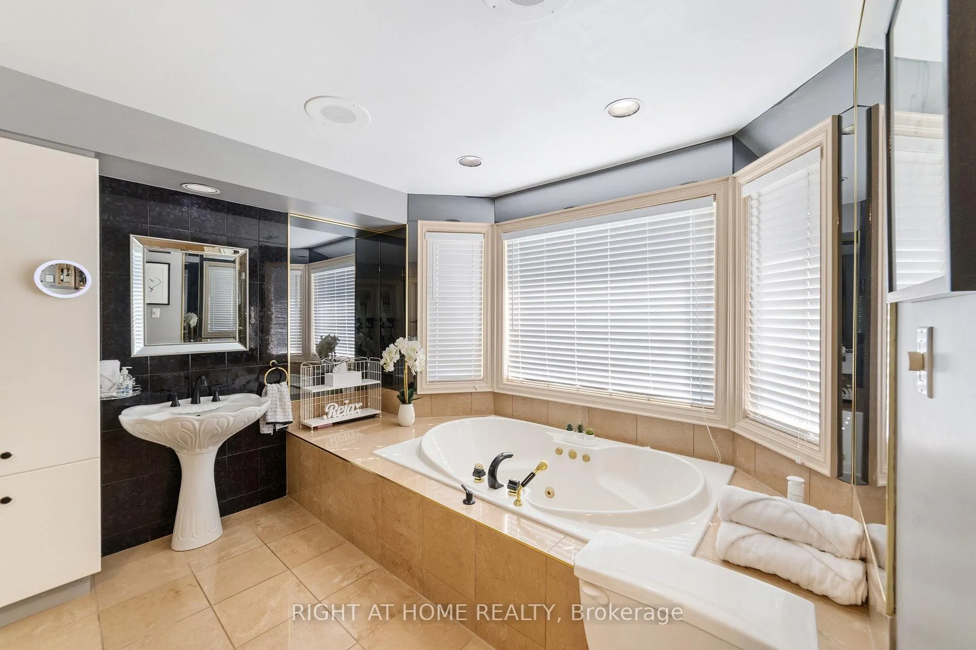 Photo 23 of 7775 St Augustine Crescent, Niagara Falls, Mt. Carmel — HOMEH