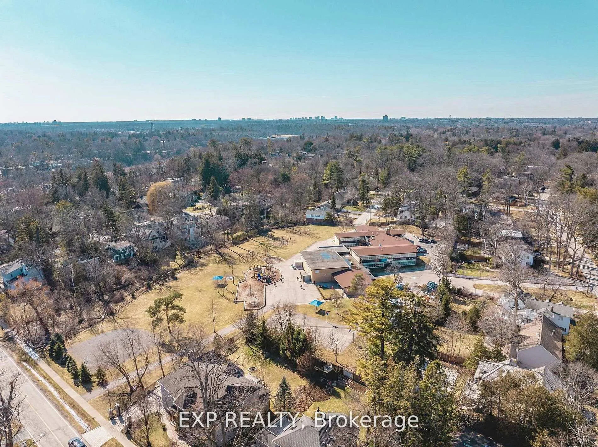 Photo 3 of 1252 Mona Road, Mississauga, Mineola — HOMEH
