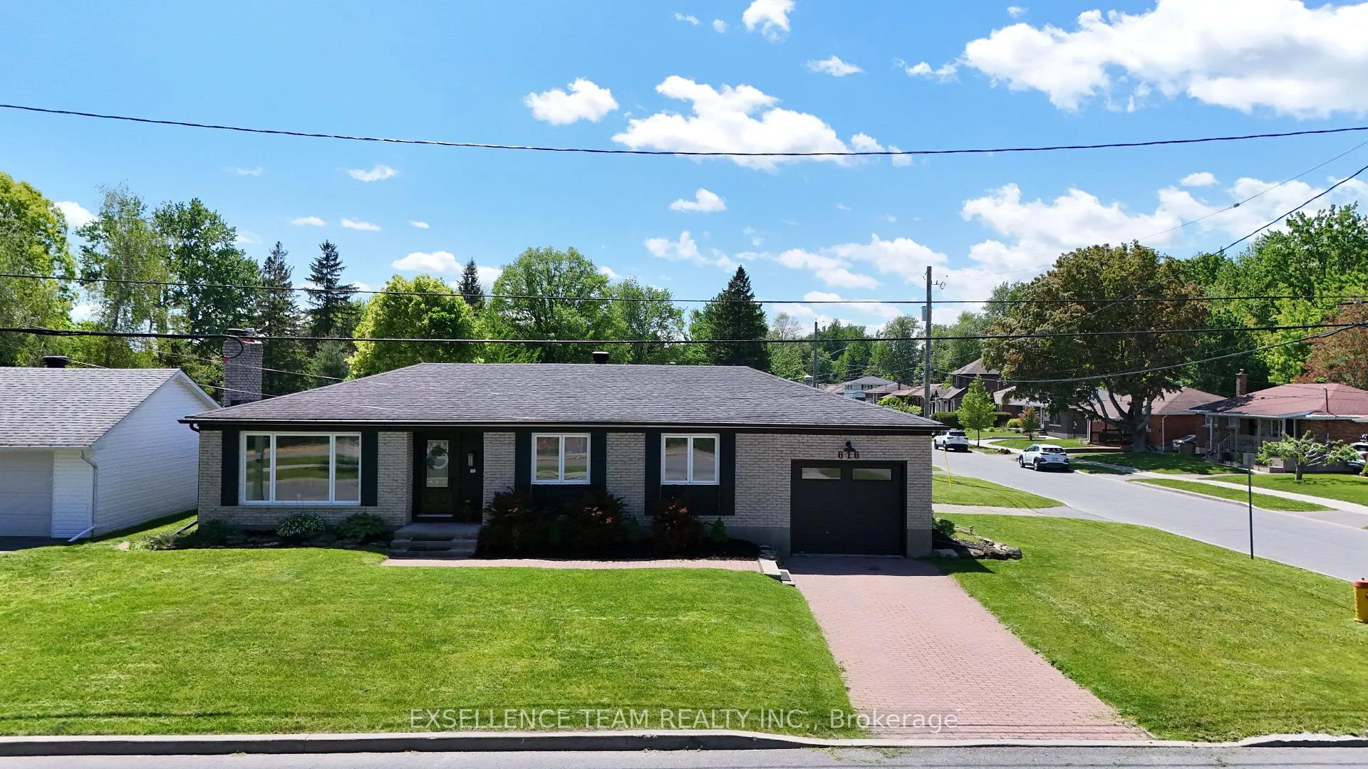 Photo 1 of 616 Surgenor Street W, Cornwall — HOMEH