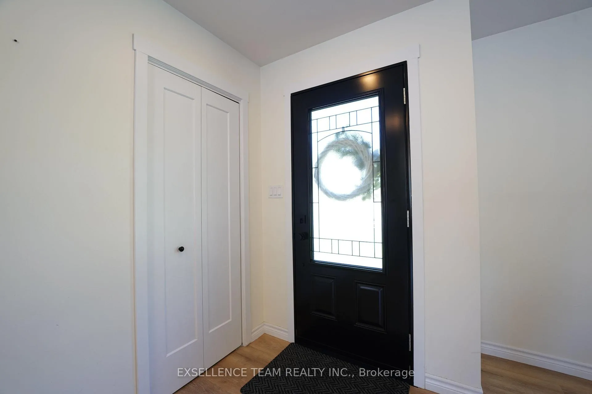 Photo 10 of 616 Surgenor Street W, Cornwall — HOMEH