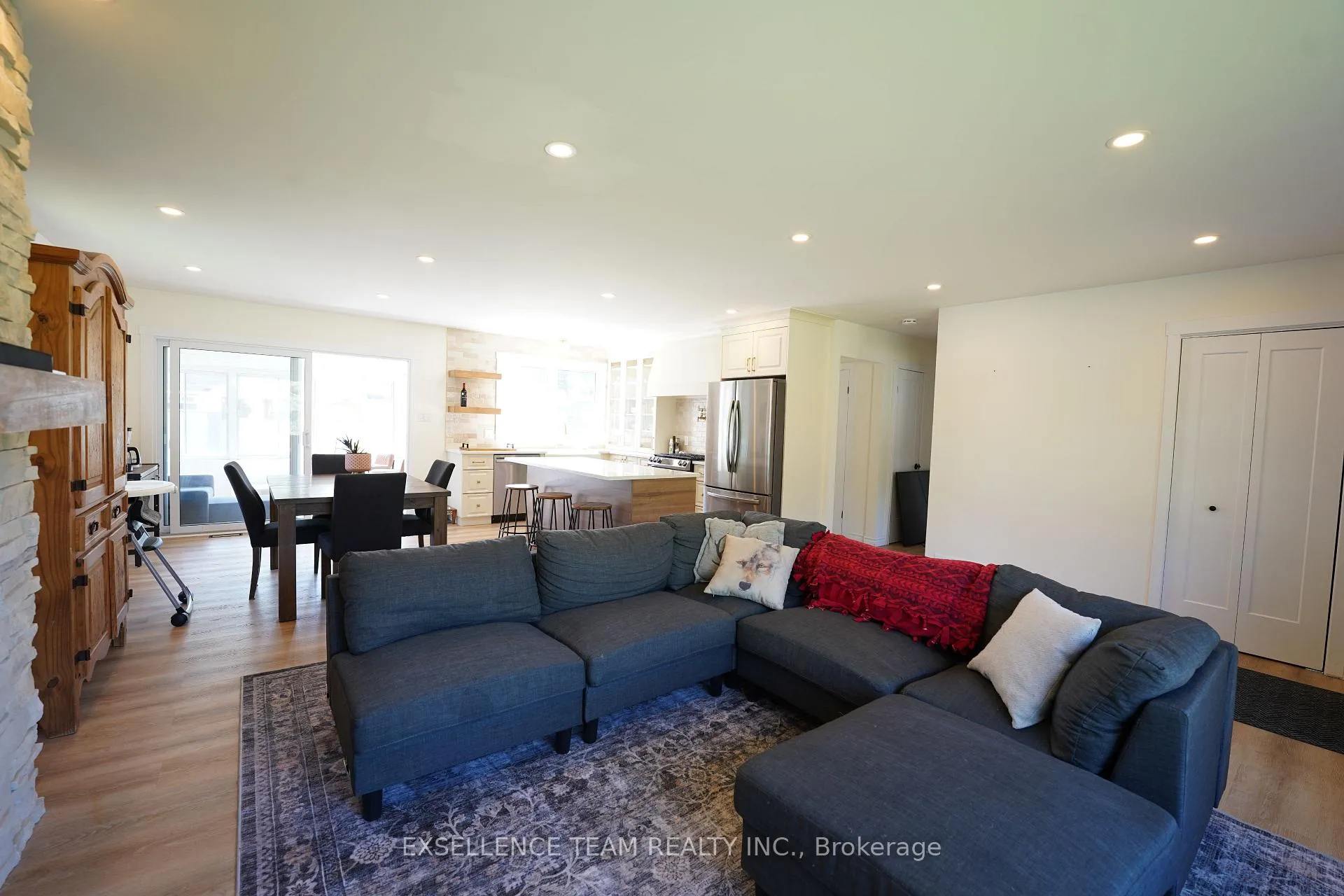 Photo 12 of 616 Surgenor Street W, Cornwall — HOMEH