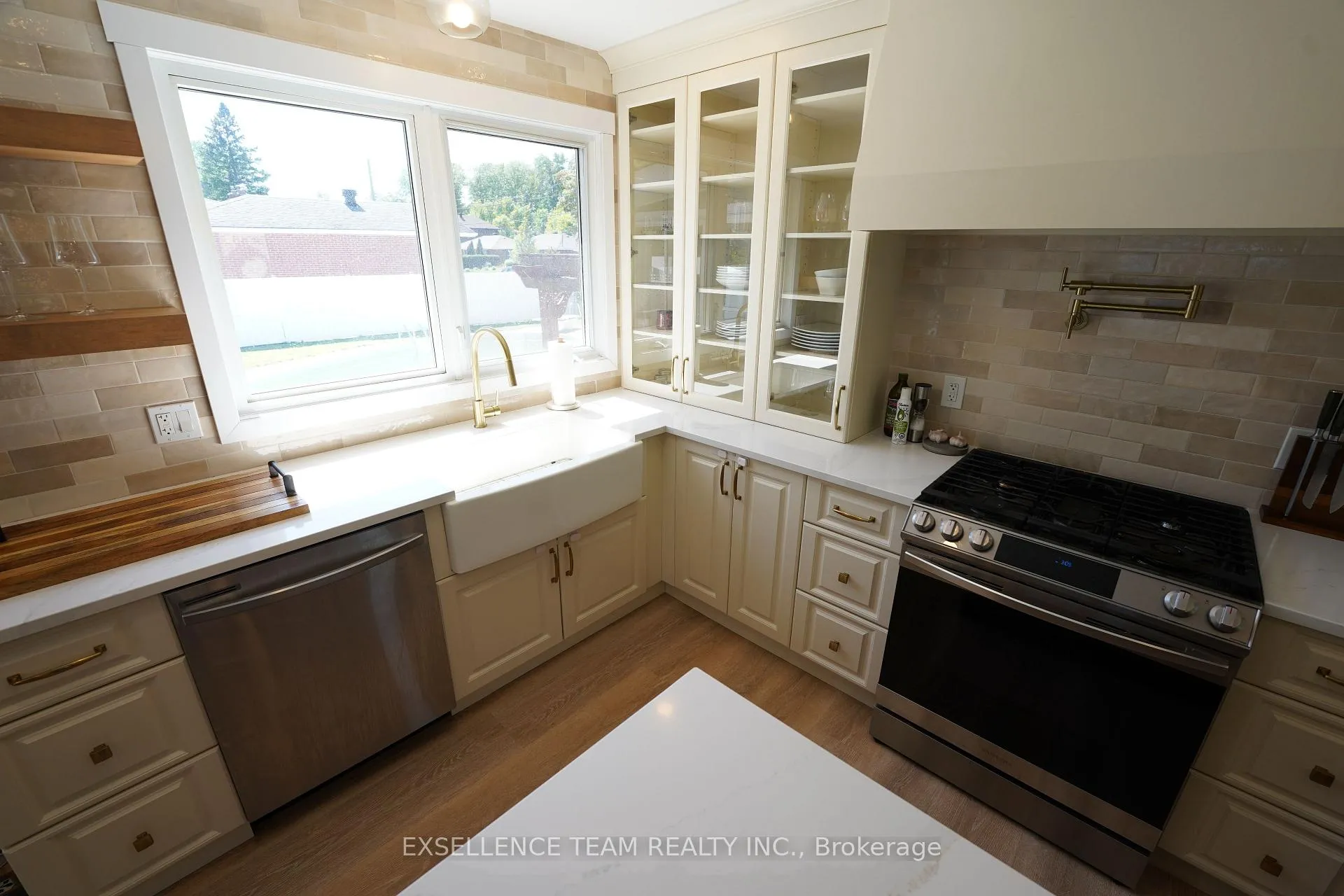 Photo 16 of 616 Surgenor Street W, Cornwall — HOMEH