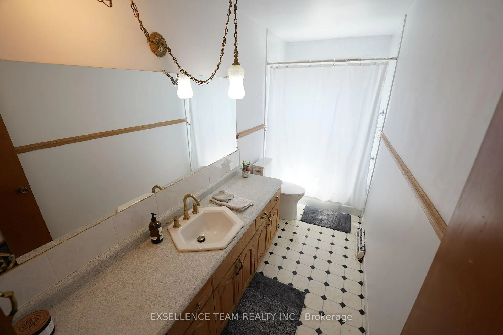 Photo 23 of 616 Surgenor Street W, Cornwall — HOMEH
