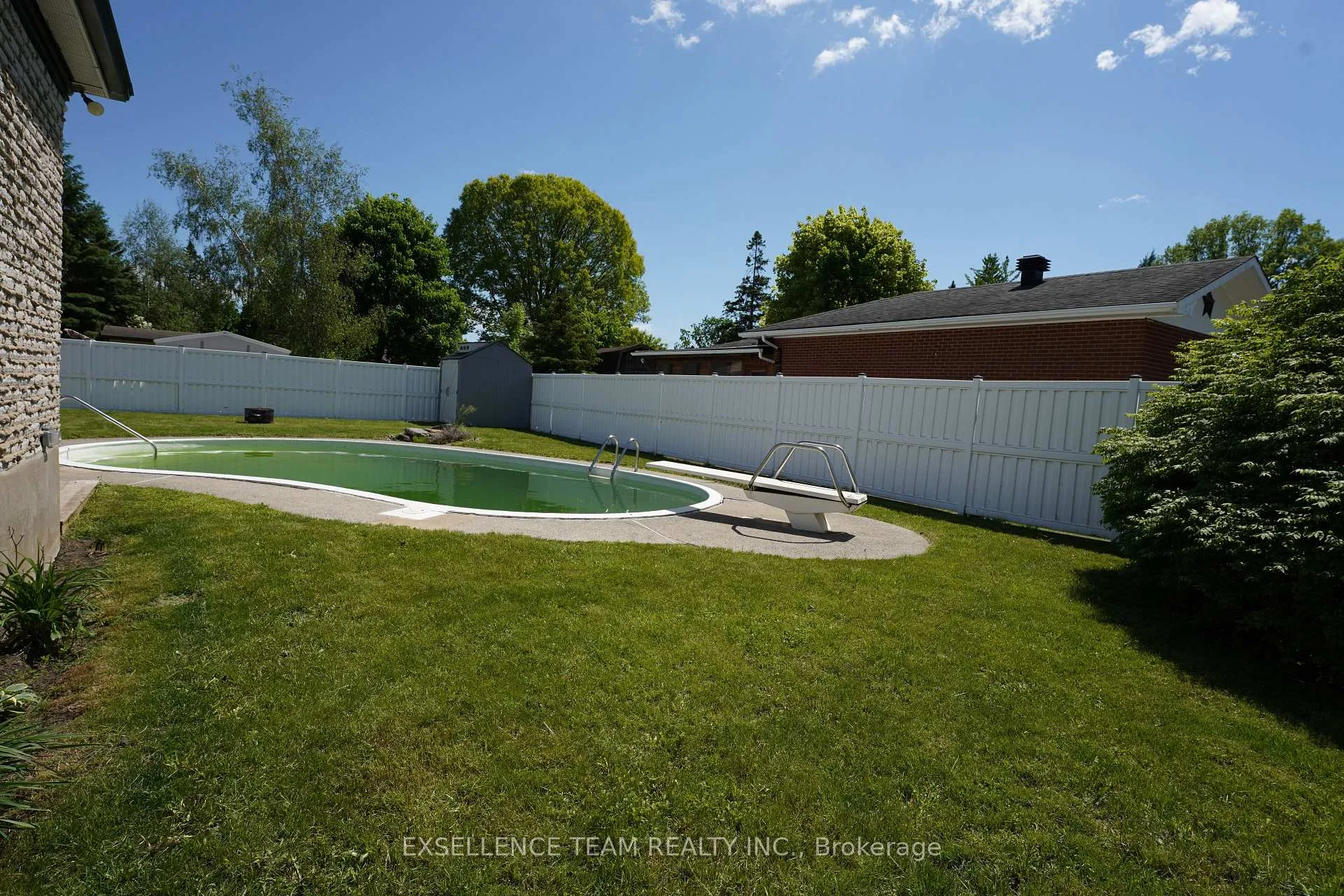 Photo 34 of 616 Surgenor Street W, Cornwall — HOMEH