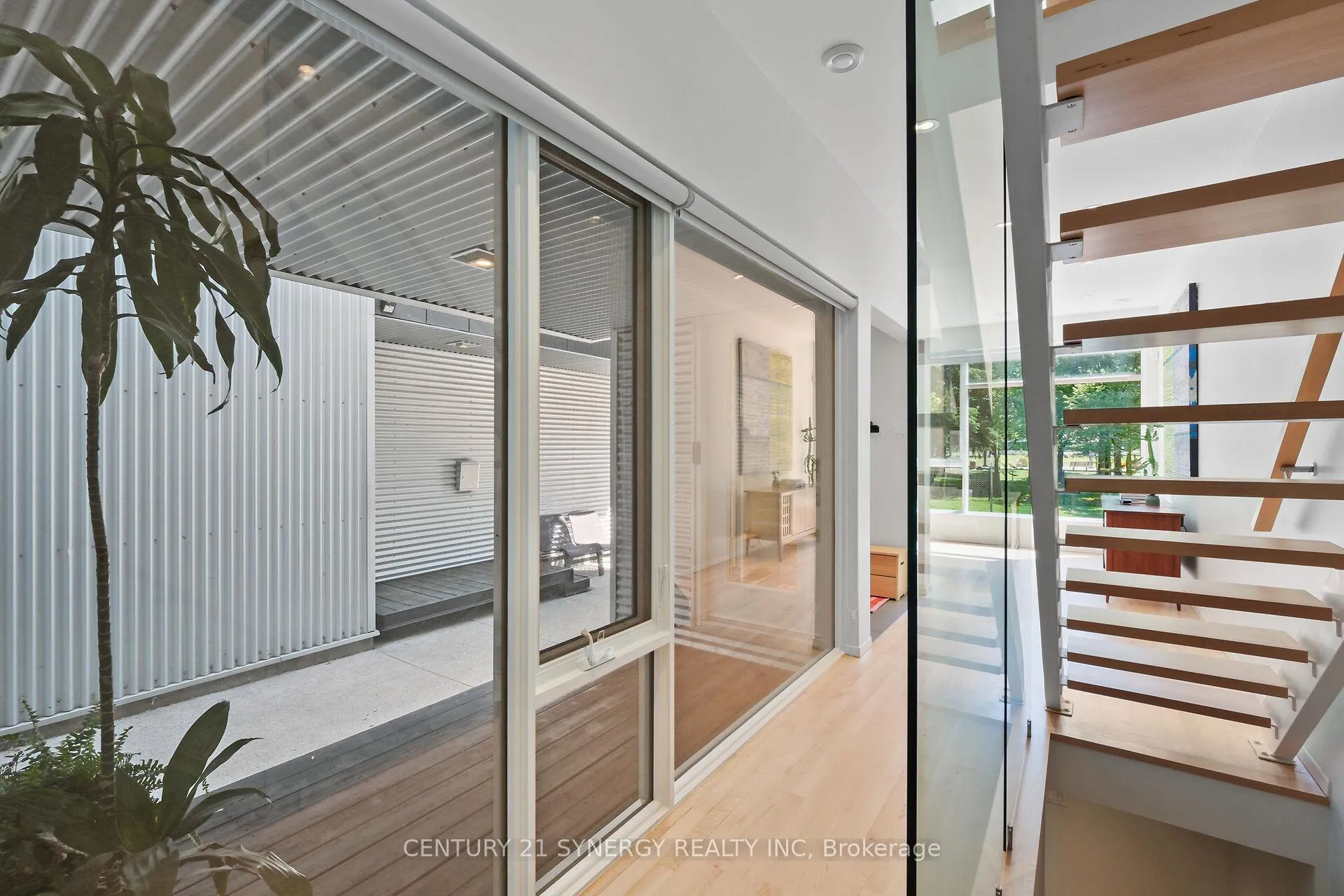 Photo 5 of 26 Stonehurst Avenue, Ottawa, Mechanicsville — HOMEH