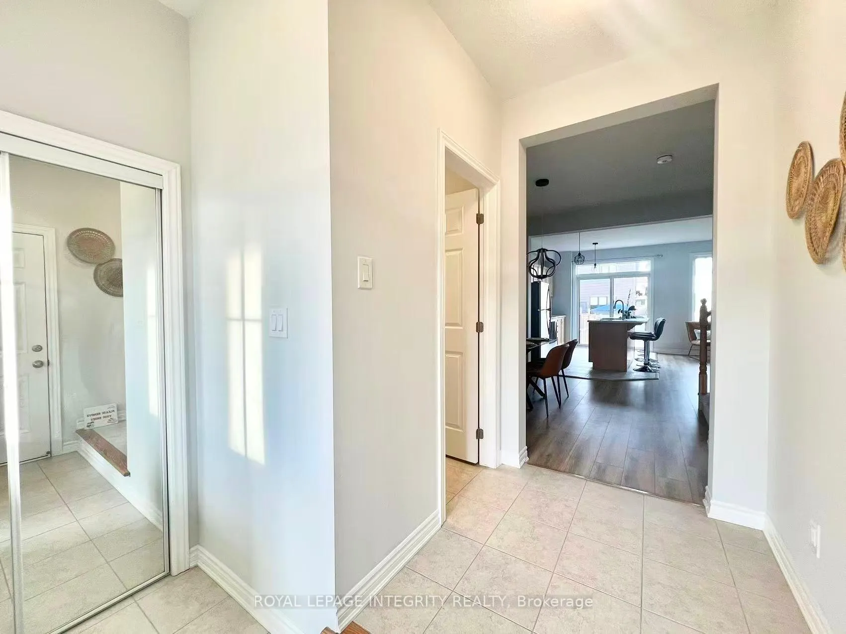 Photo 5 of 422 Cope Drive, Ottawa, Kanata - Emerald Meadows/Trailwest — HOMEH
