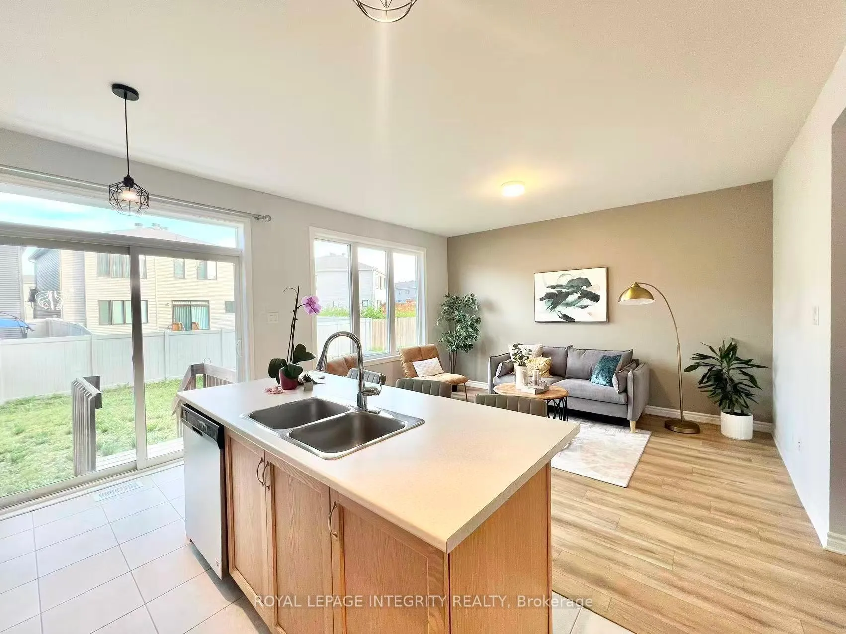 Photo 17 of 422 Cope Drive, Ottawa, Kanata - Emerald Meadows/Trailwest — HOMEH
