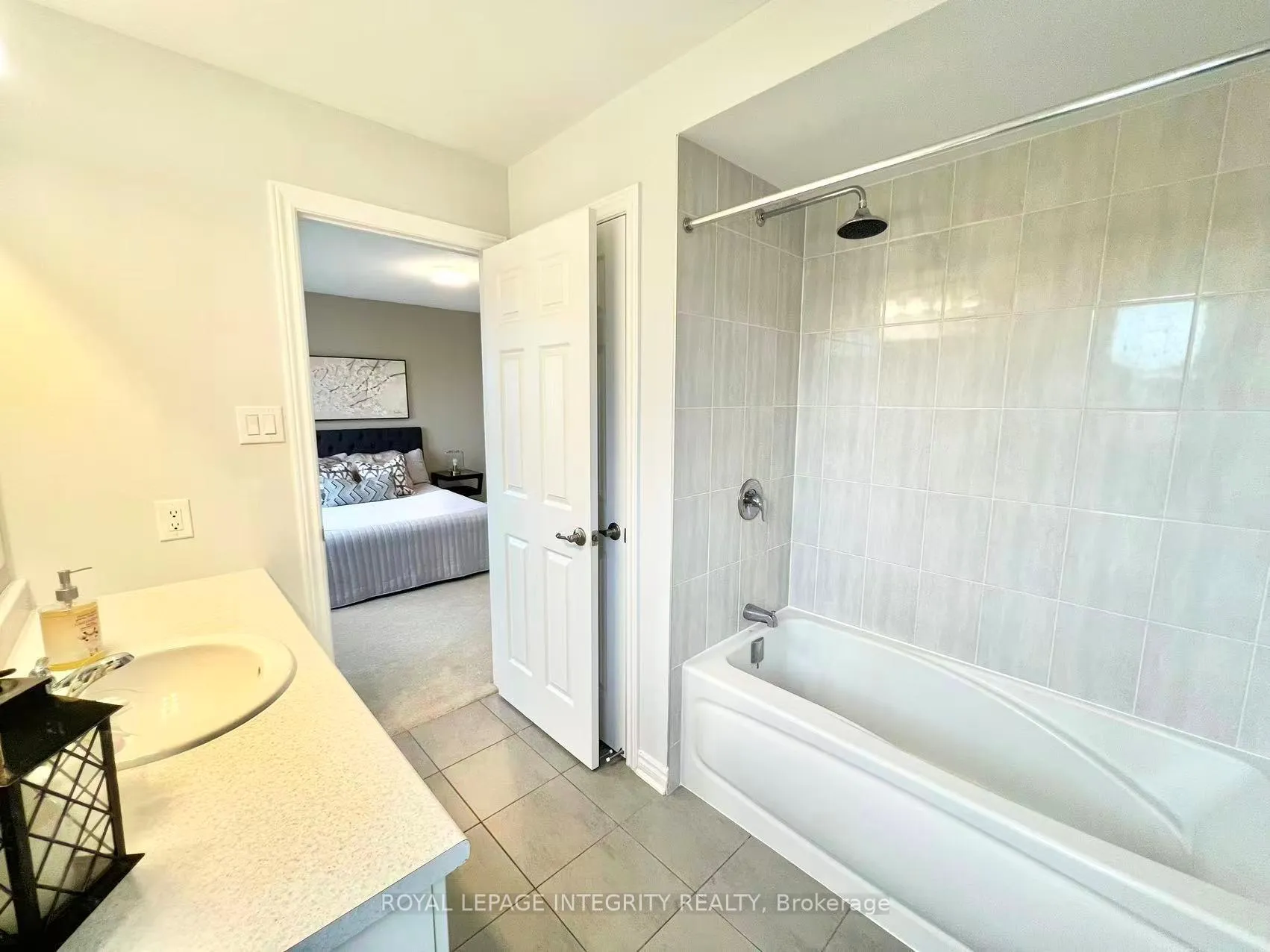 Photo 28 of 422 Cope Drive, Ottawa, Kanata - Emerald Meadows/Trailwest — HOMEH